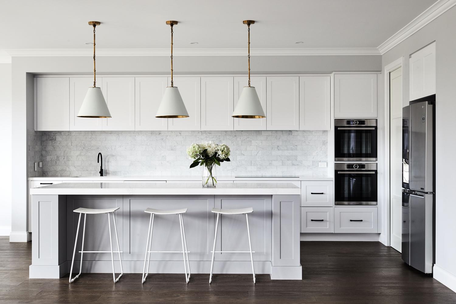 Hamptons style kitchen by Thomas Archer