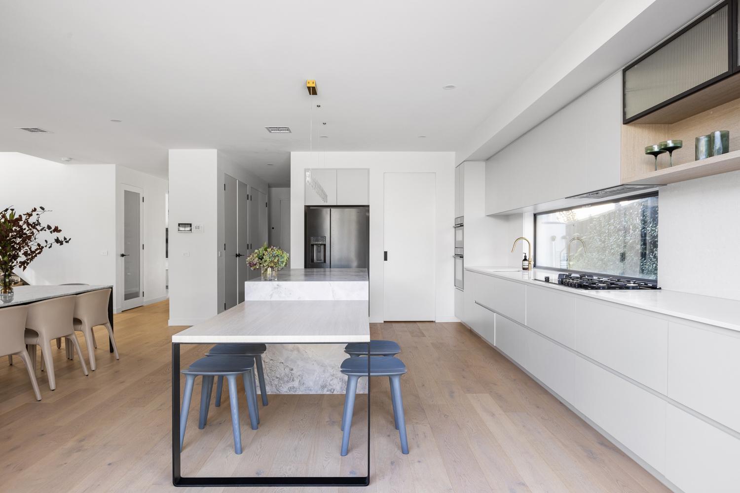 Contemporary kitchen with soft, warm colour palette