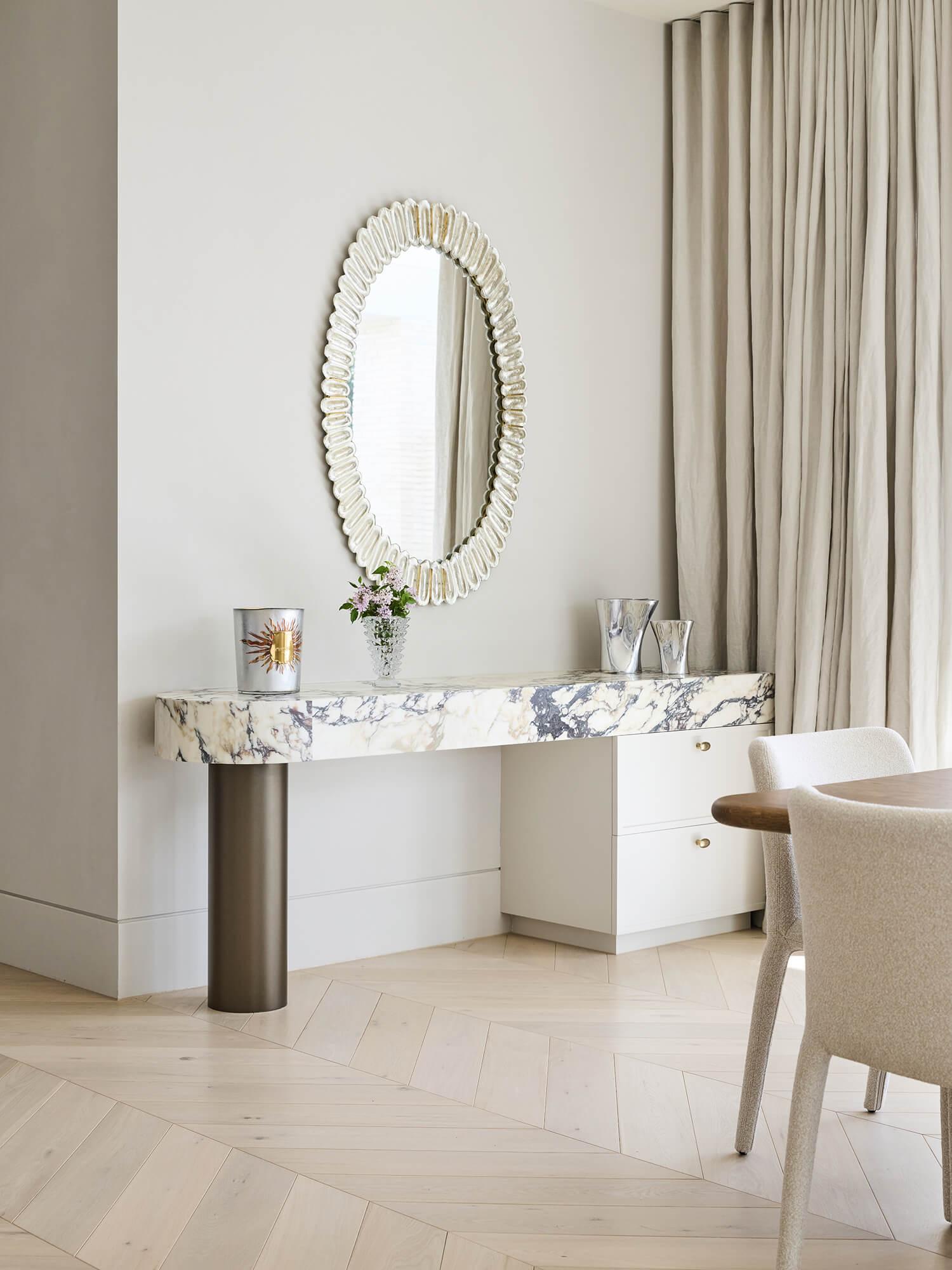 A contemporary custom designed dining space by Thomas Archer 