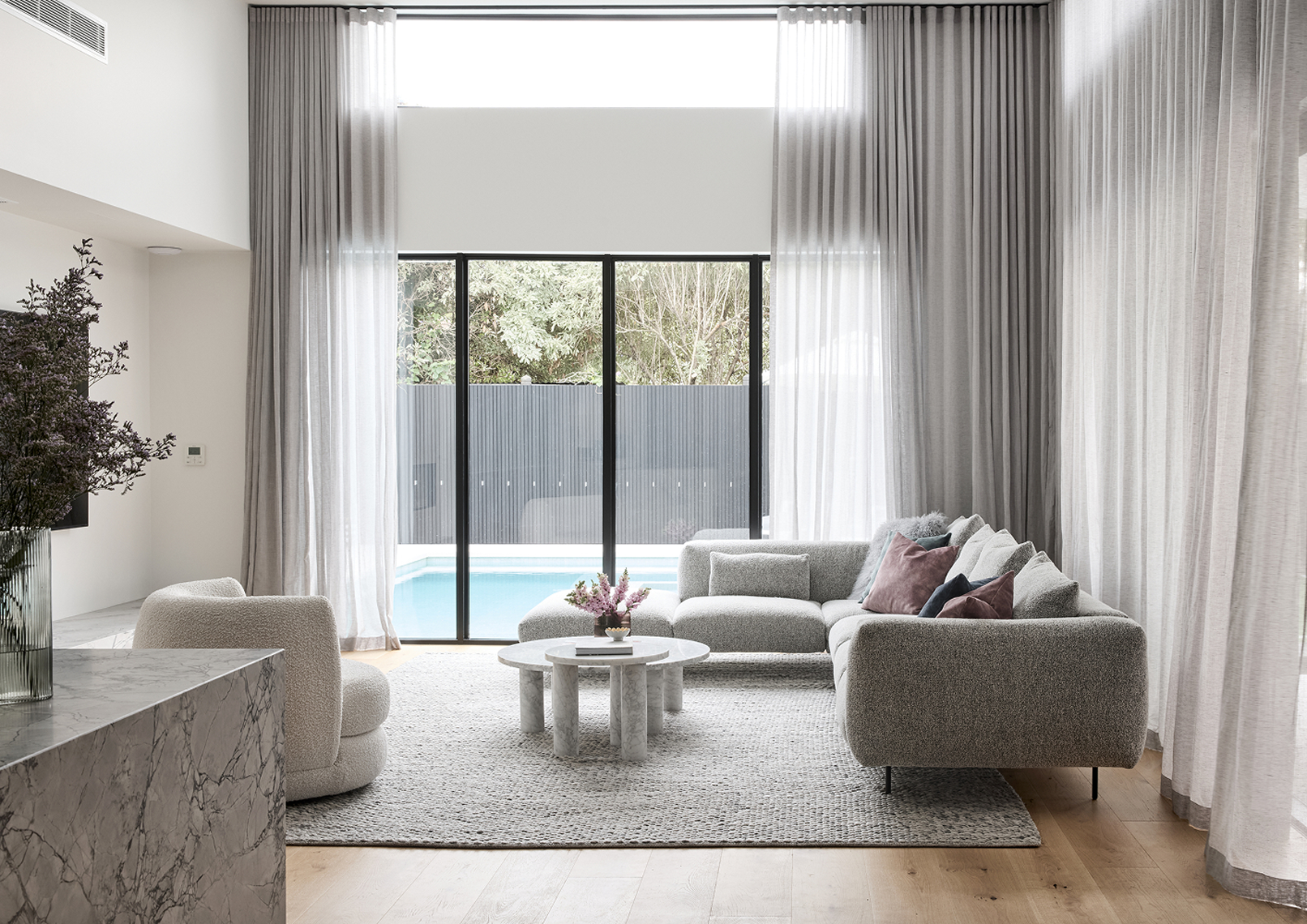 Architecturally designed modern, open plan kitchen and living space by Thomas Archer 