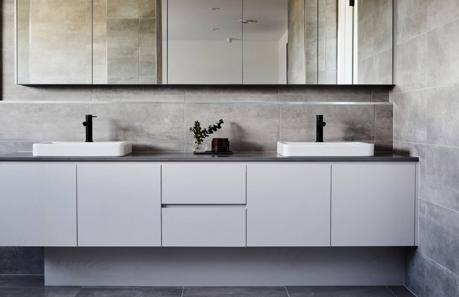 Minimalist Ensuite Vanity And Fittings