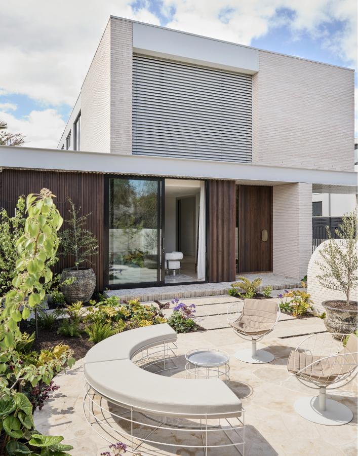 A custom Thomas Archer designed and built facade in Bayside