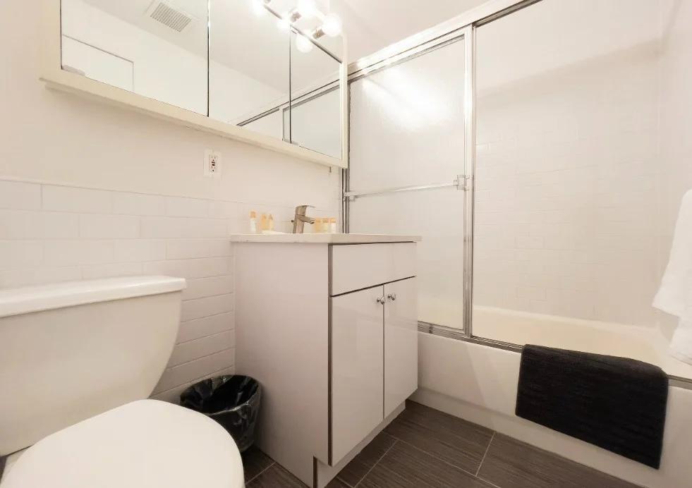3 bed / 2 bath / 950 sq ft | Renting apartment | New York City | 3
