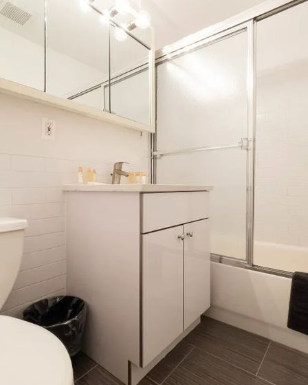 3 bed / 2 bath / 950 sq ft | Renting apartment | New York City | 3