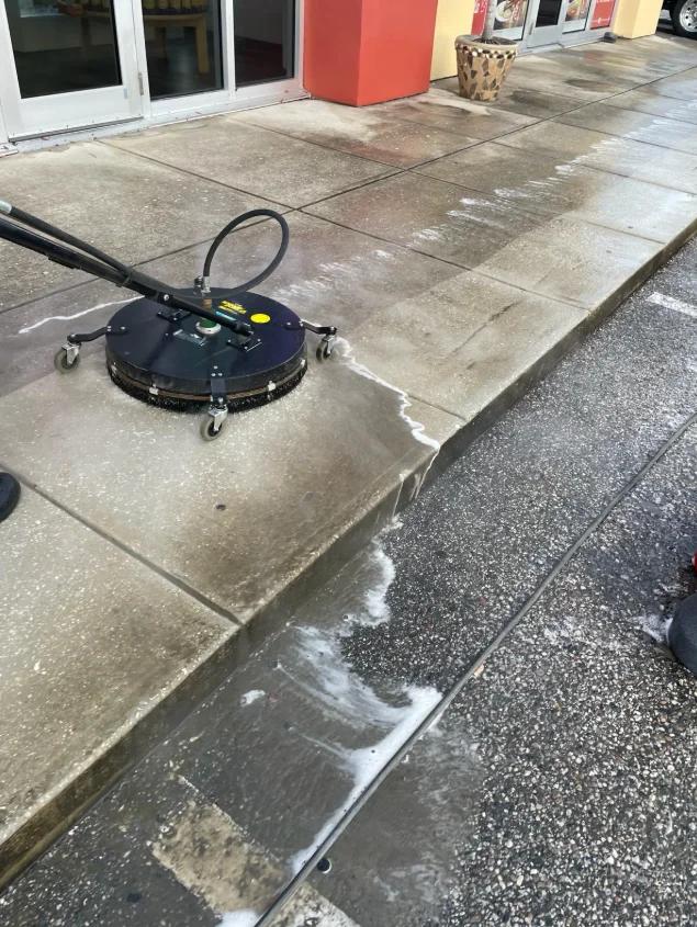 High Quality Pressure Wash Services | Cleaning of commercial premises | Tampa | 4