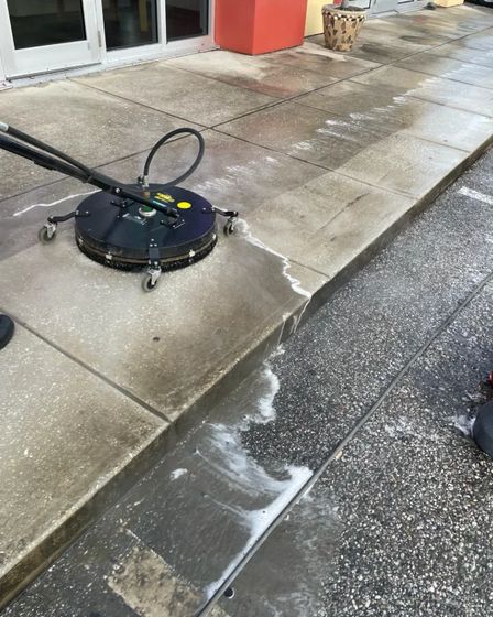 High Quality Pressure Wash Services | Cleaning of commercial premises | Tampa | 4
