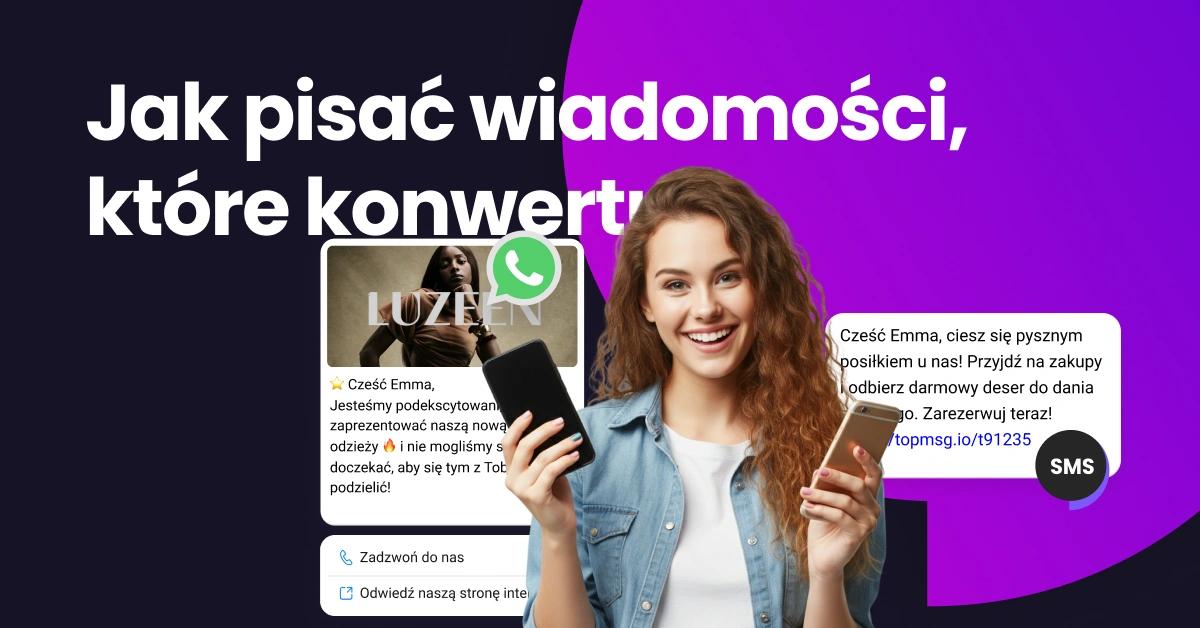 Dziewczyna trzymająca dwa telefony komórkowe, uśmiechająca się, bo otrzymała dwa świetne komunikaty marketingowe na raz