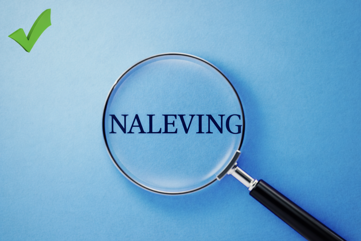 Het woord 'naleving' op een blauwe achtergrond onder een vergrootglas.