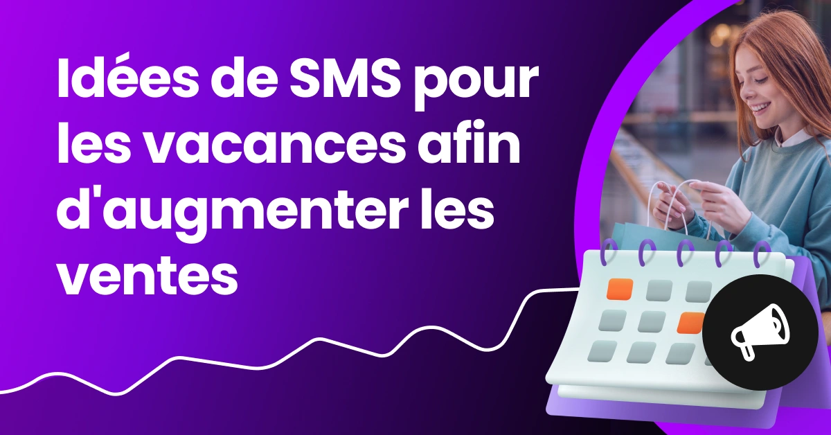 Une femme souriante lisant un message de promotion des ventes de Noël sur son smartphone.