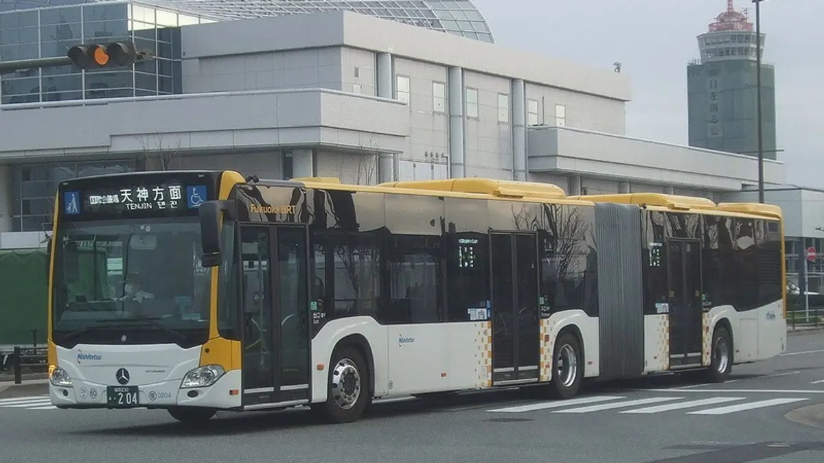 Nishitetsu Fukuoka BRT bus 0204 displaying Tenjin as its destination in Fukuoka City