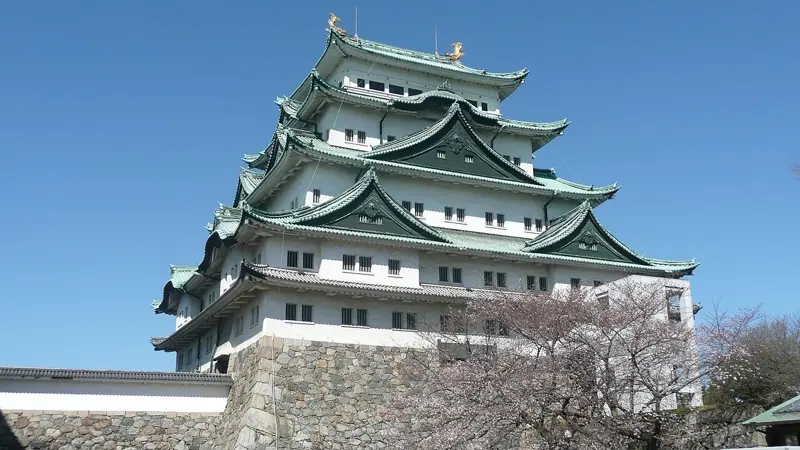 Nagoya Castle under a blue sky