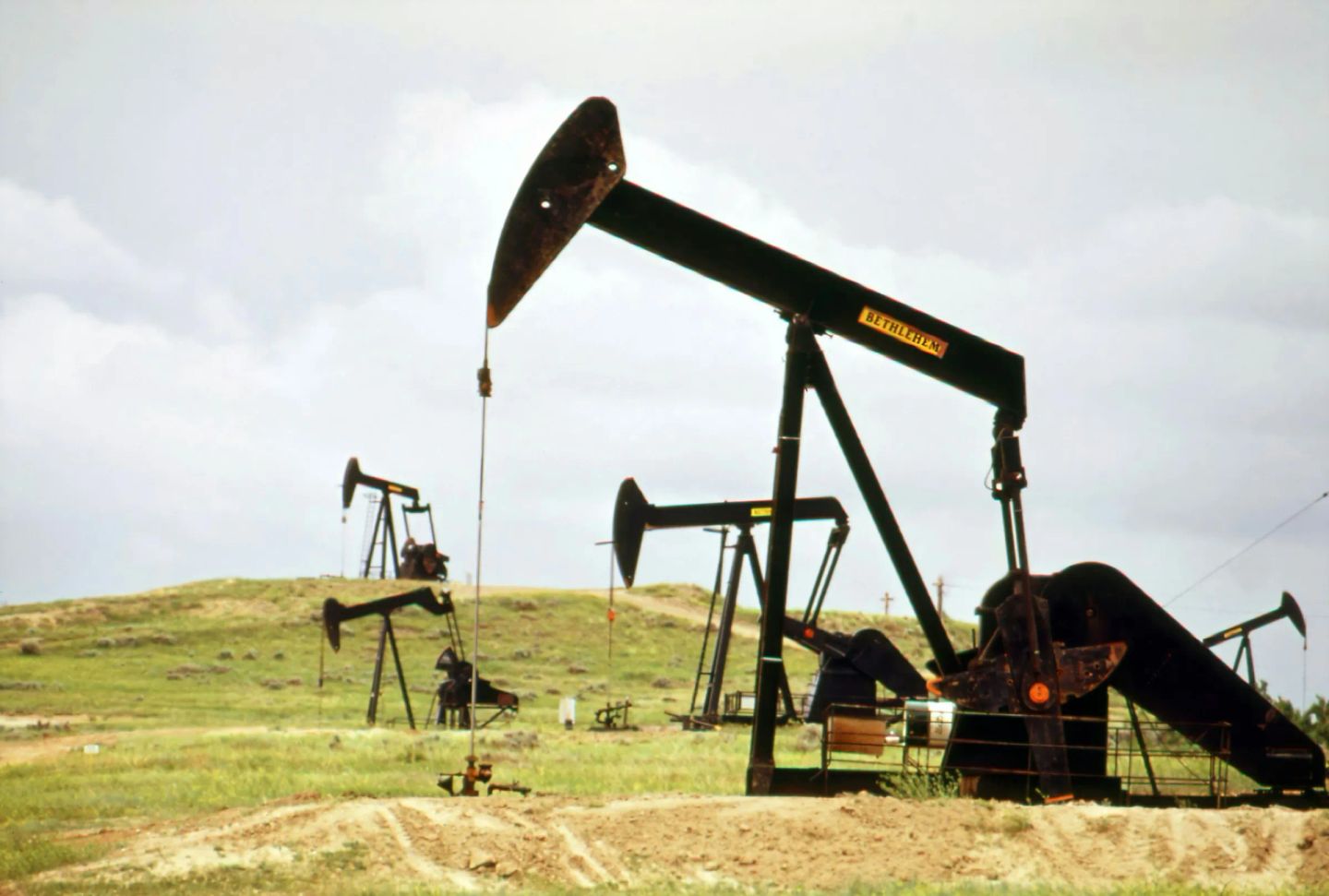 Venezuela News — Shell and Argentina's Aldyl start drilling in Venezuela