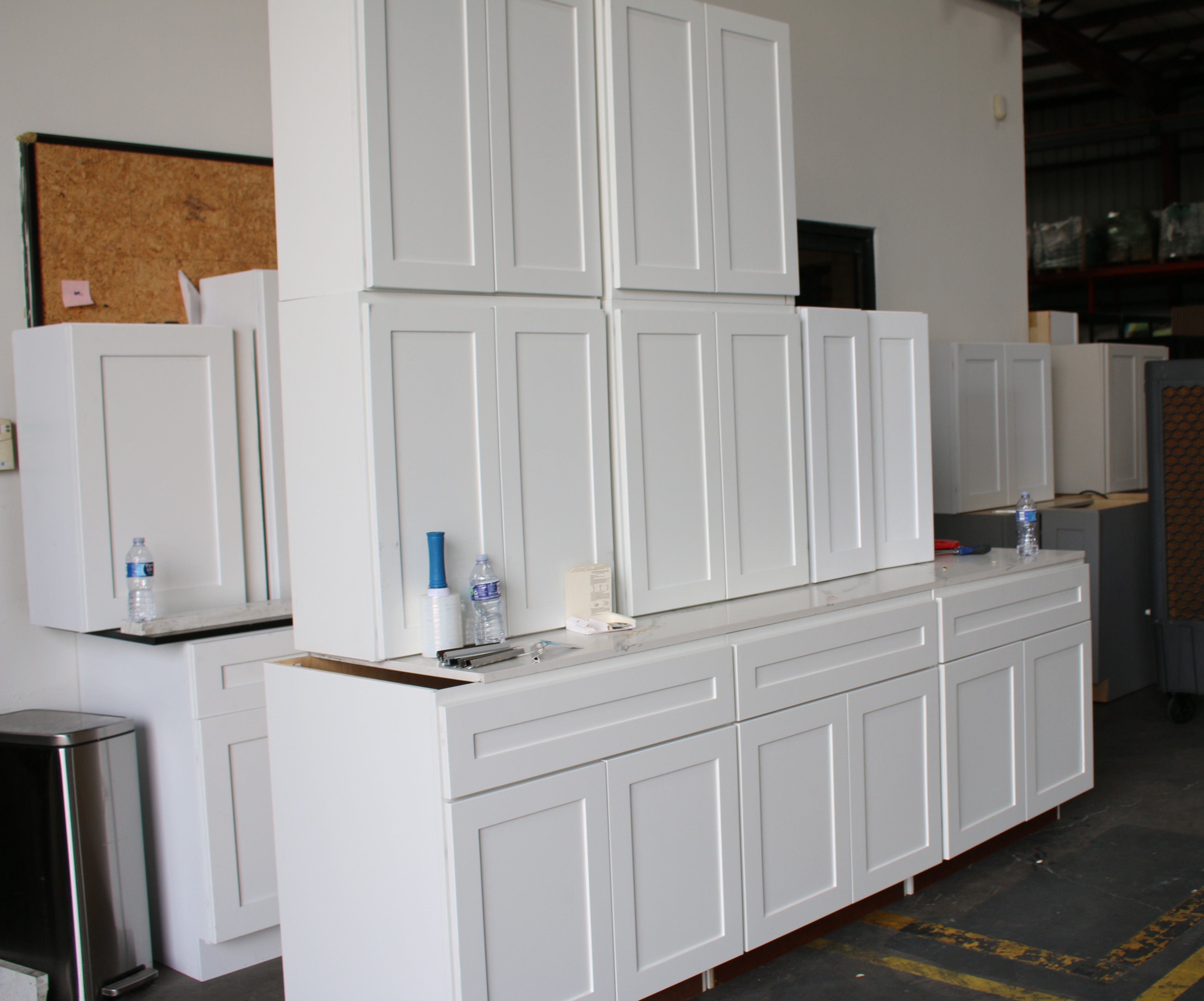 Classic White Shaker Kitchen Cabinet Set (Base & Wall Cabinets) thumbnail 2