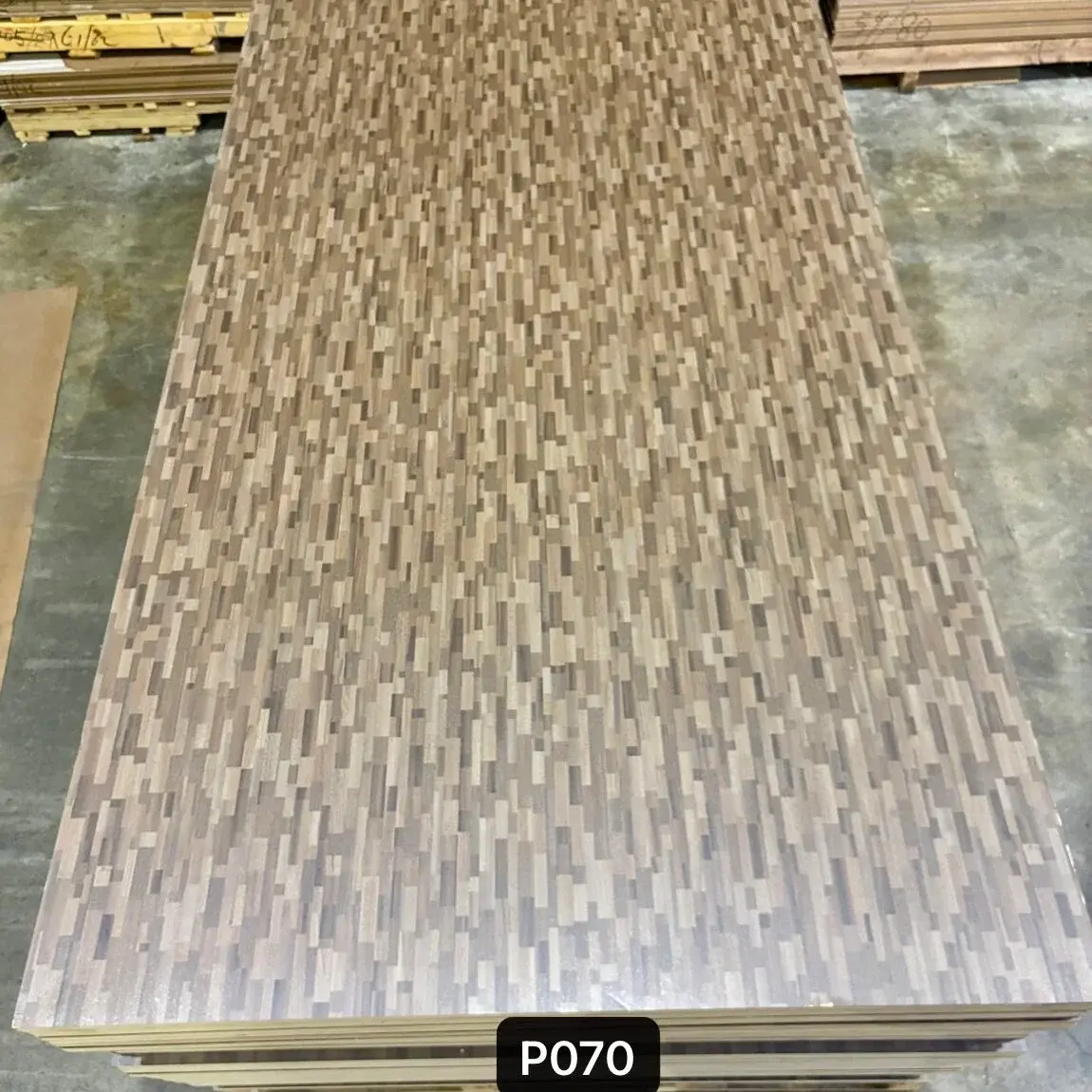 P-070 Melamine Plywood Board