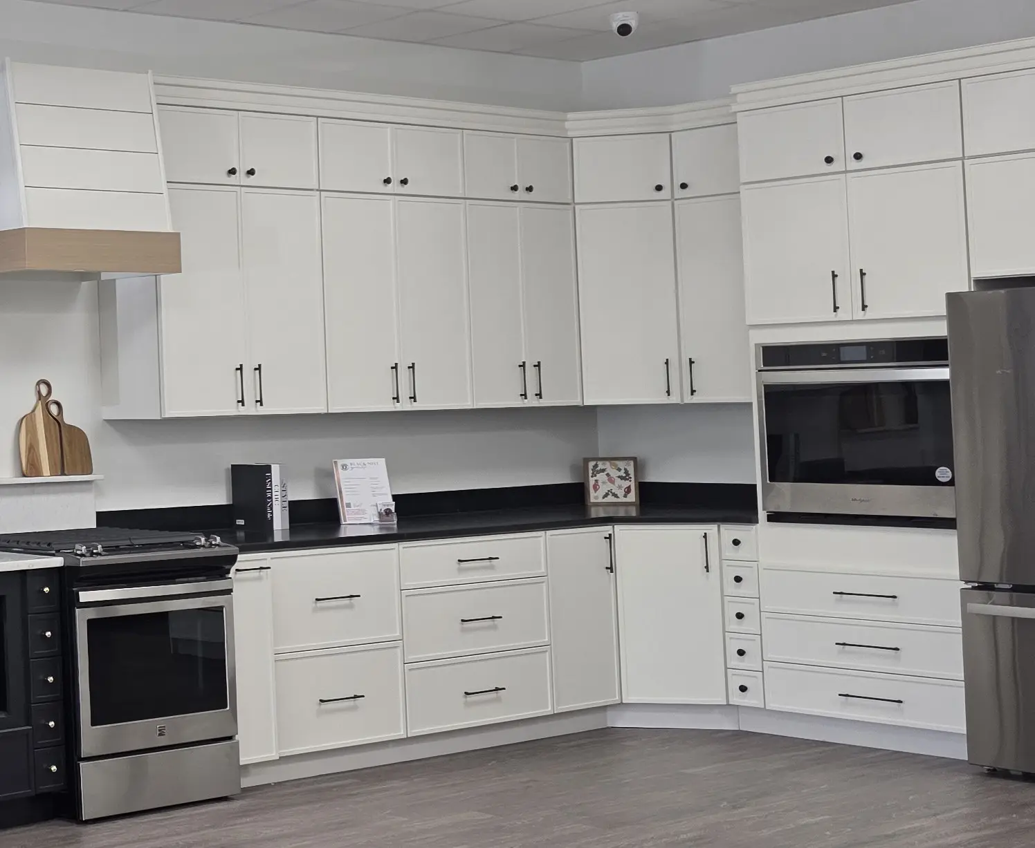 Classic Pure White Shaker L-Shaped Kitchen with Appliance Tower