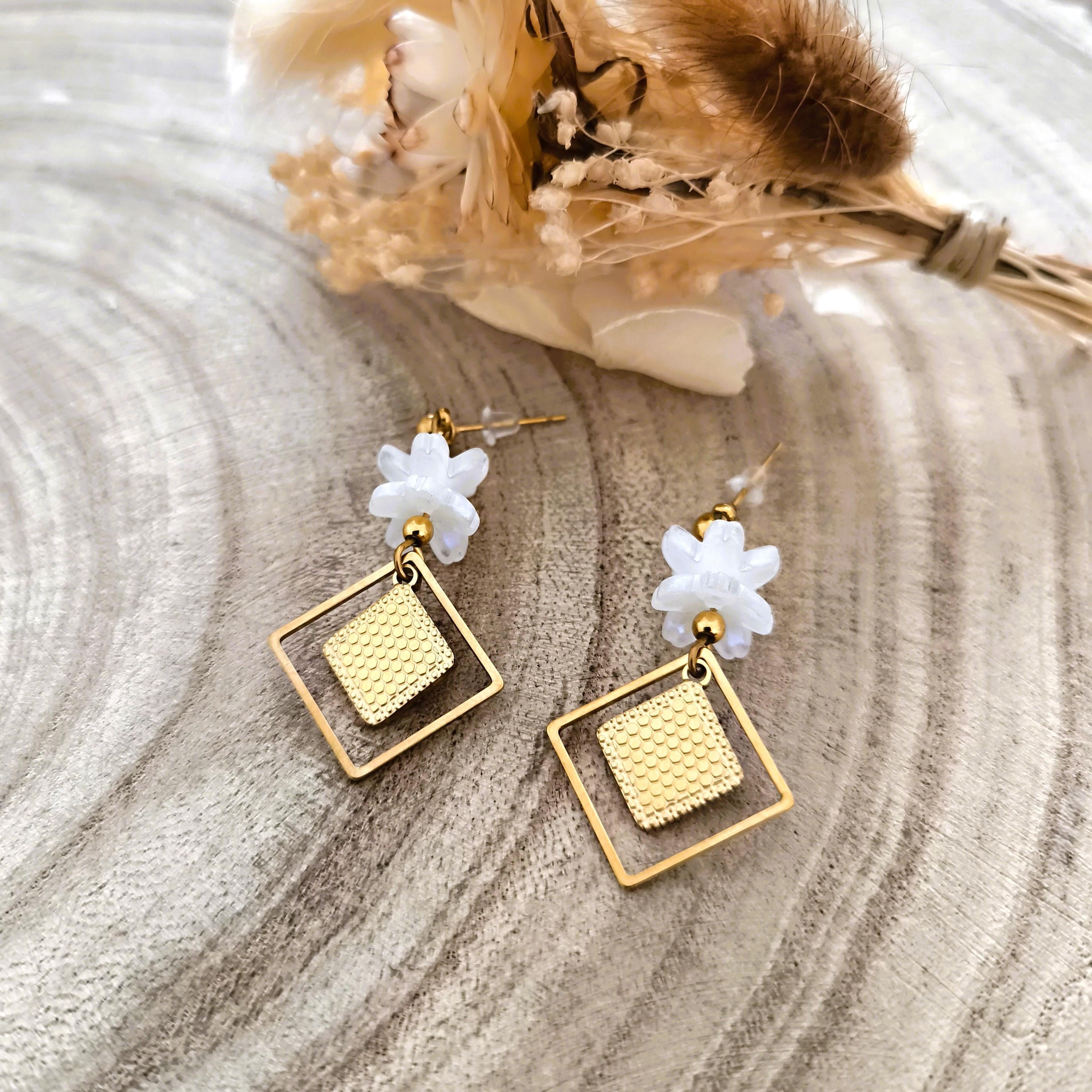 Ayana, boucles d'oreilles pendantes dorées et acétate