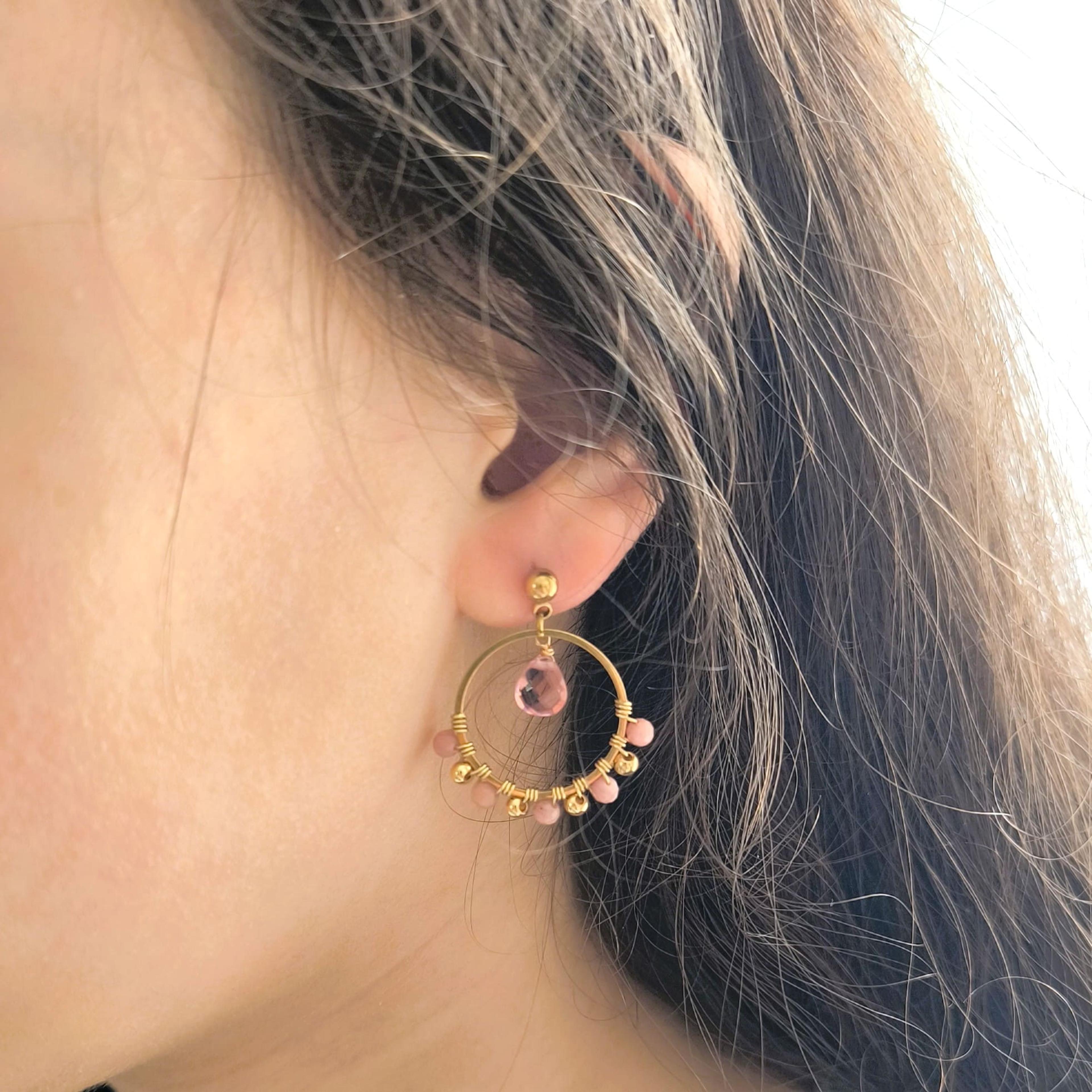 Lolita, boucles d'oreilles dorées et perles de rhodonite – photo 2