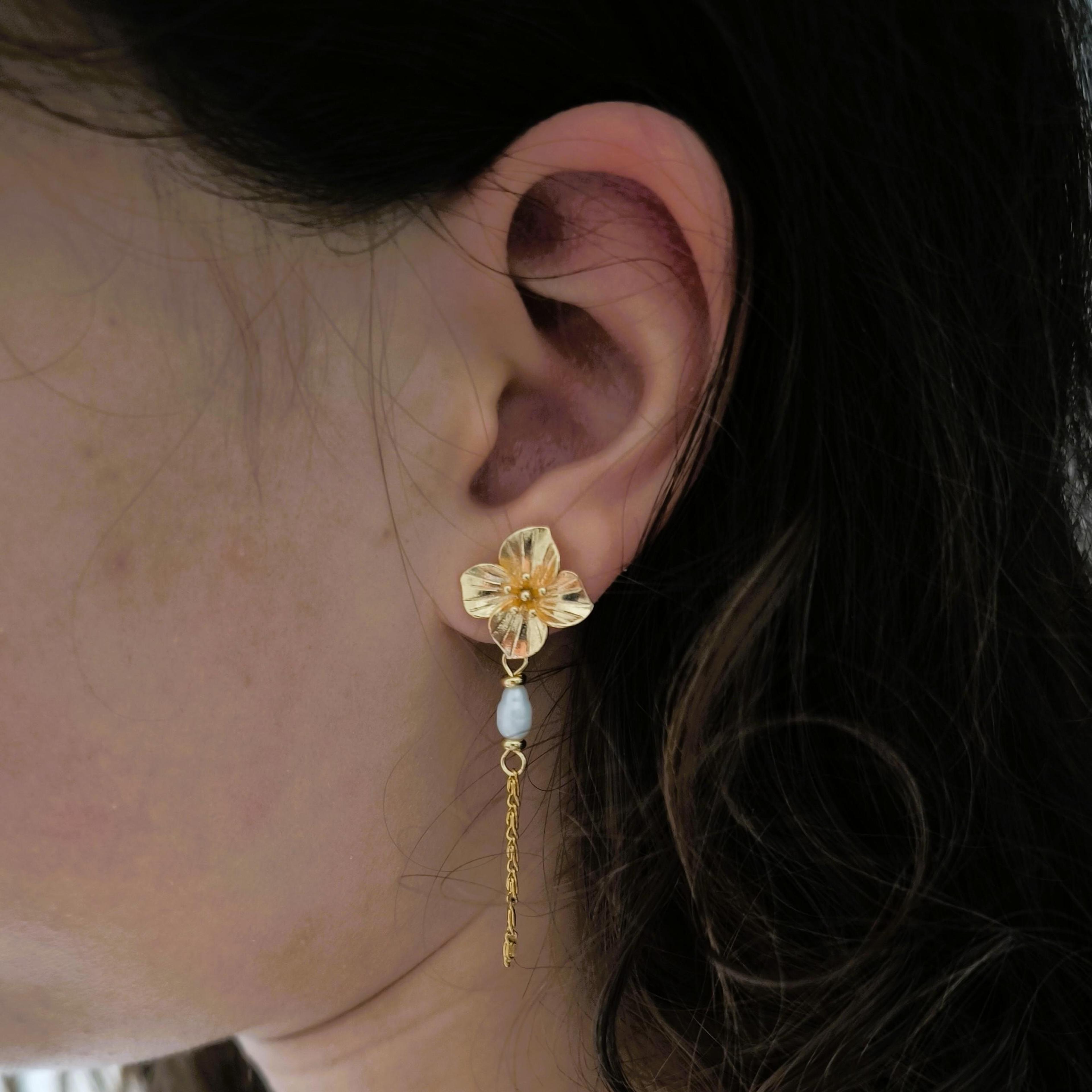 Mathilde, boucles d'oreilles dorées et perles d'eau douce – photo 2