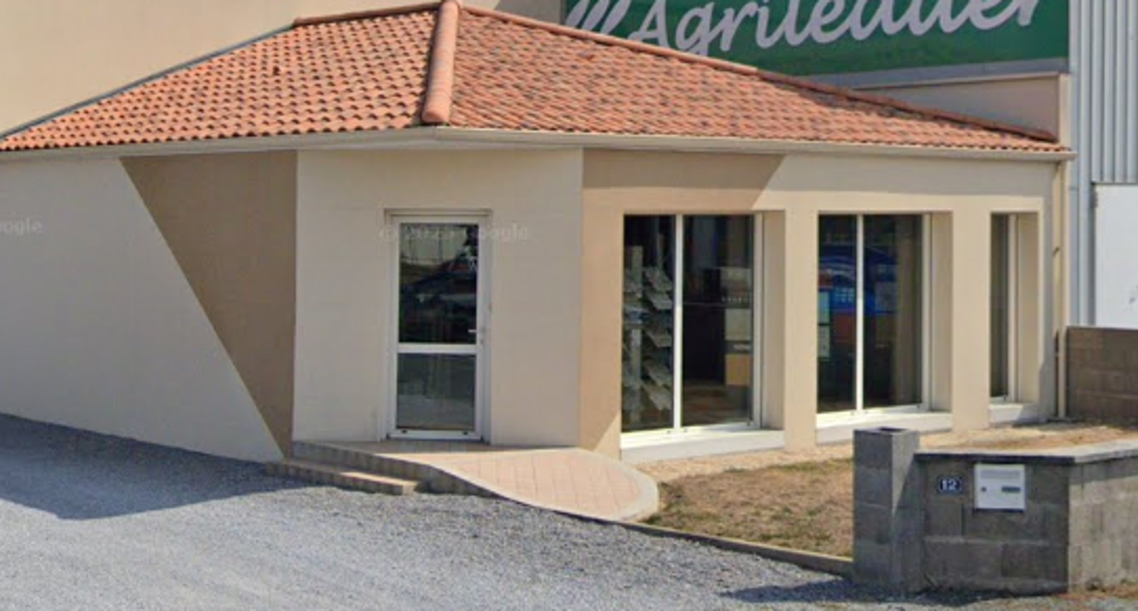 Façade de la boutique Les Mains d'Orée à Saint-Laurent-des-Autels