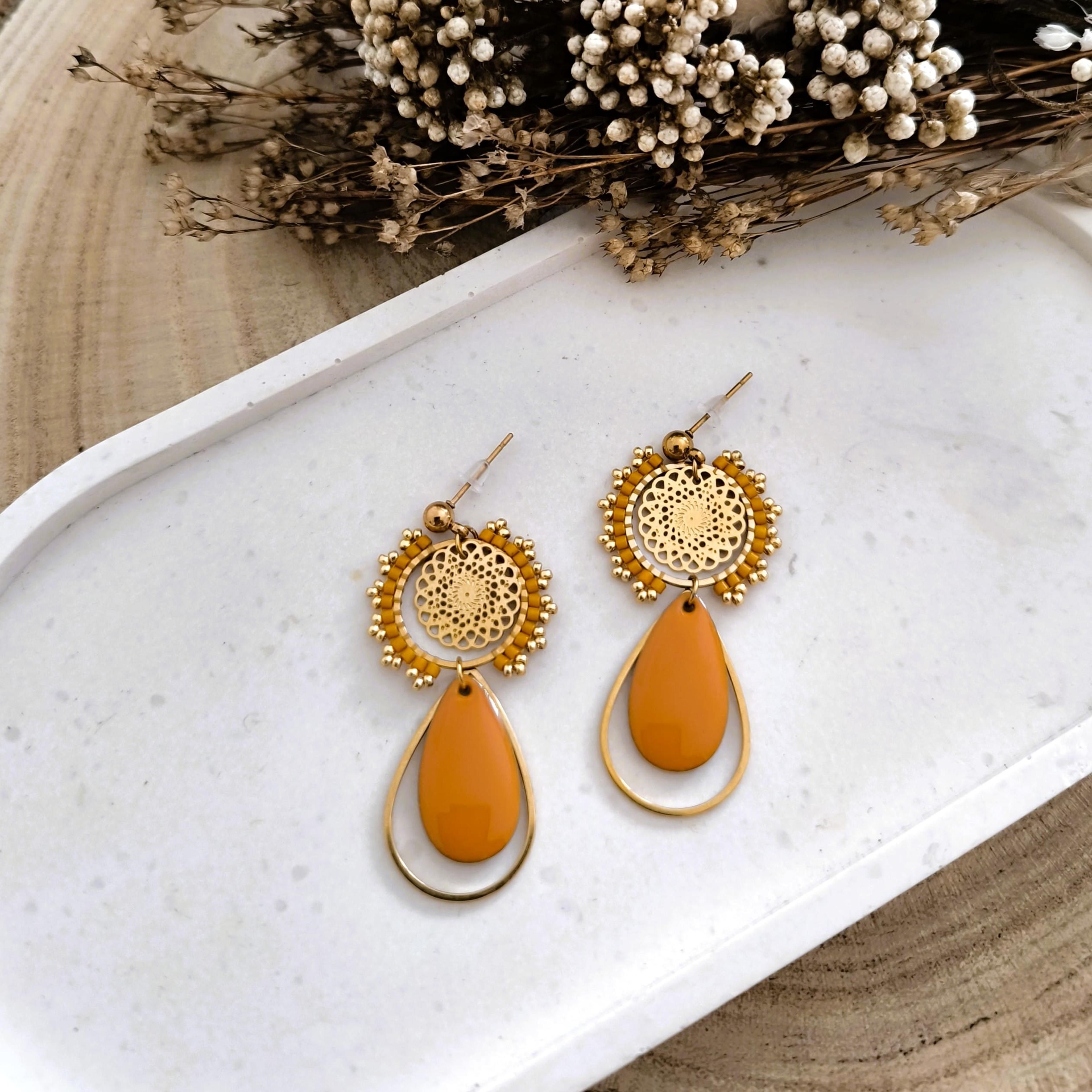 Indira, boucles d'oreilles médaillon filigrane et perles Miyuki