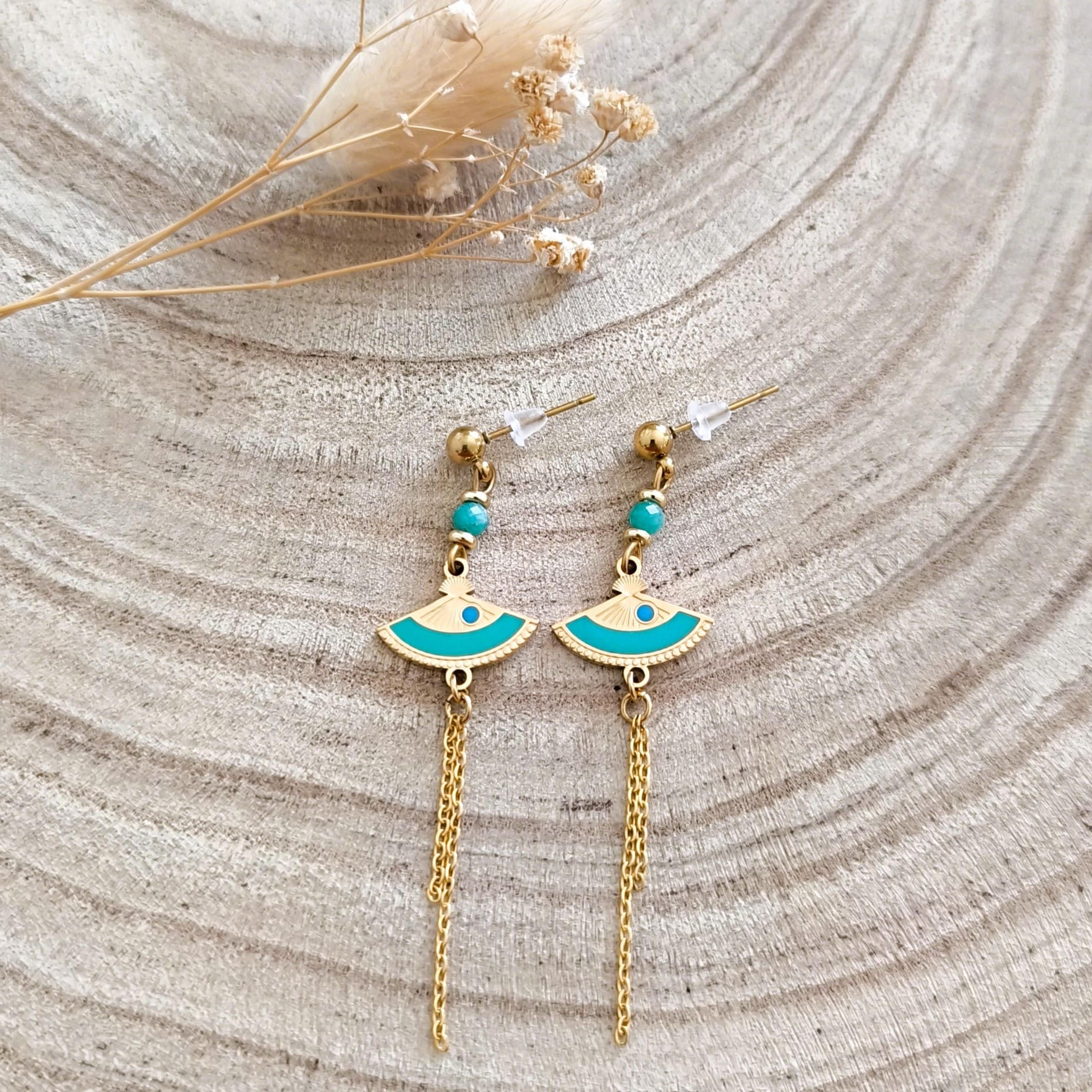 Naia, boucles d'oreilles dorées et perles d'amazonite