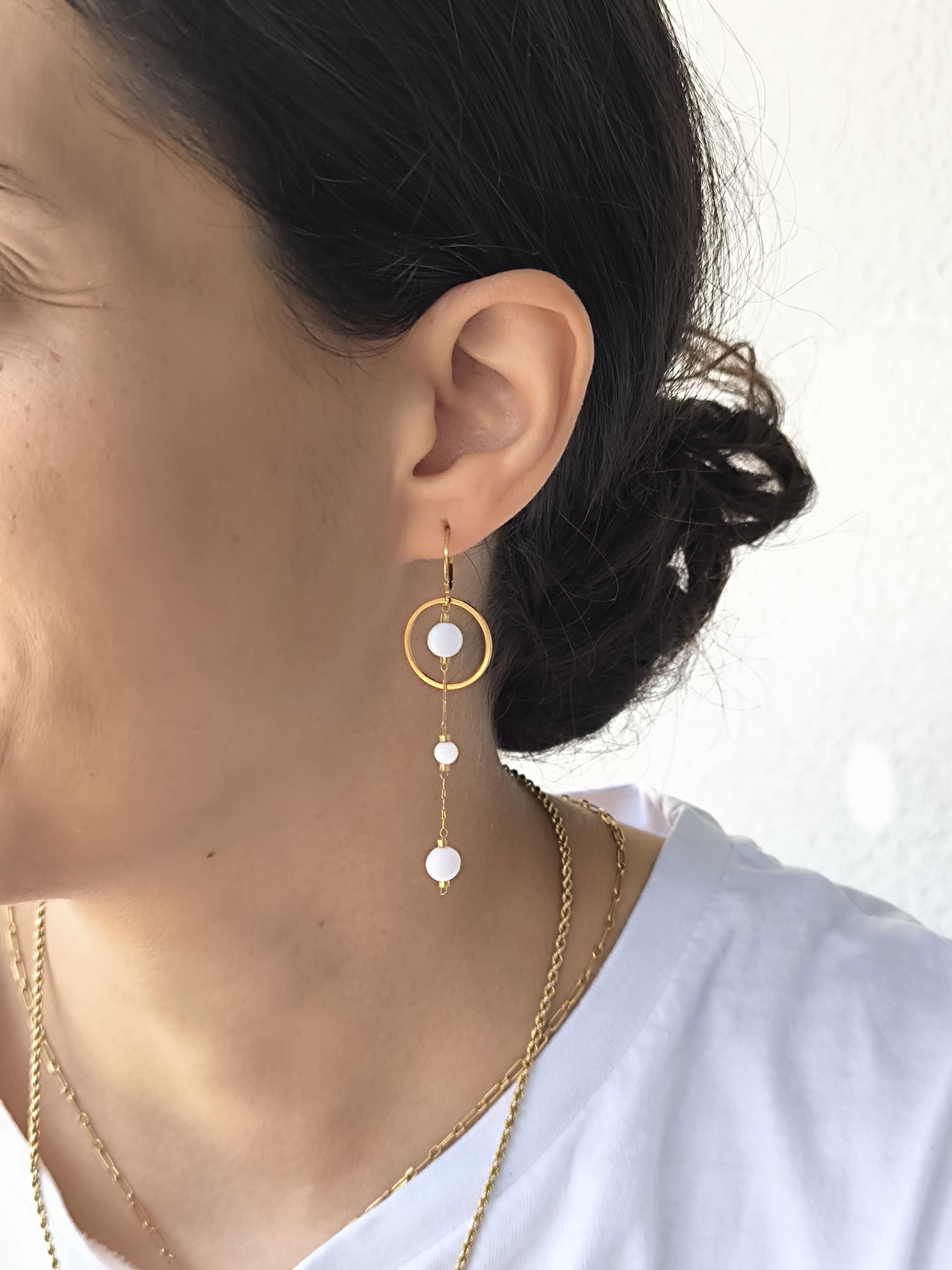 Lior, boucles d'oreilles dormeuses anneau et perle de nacre – photo 2