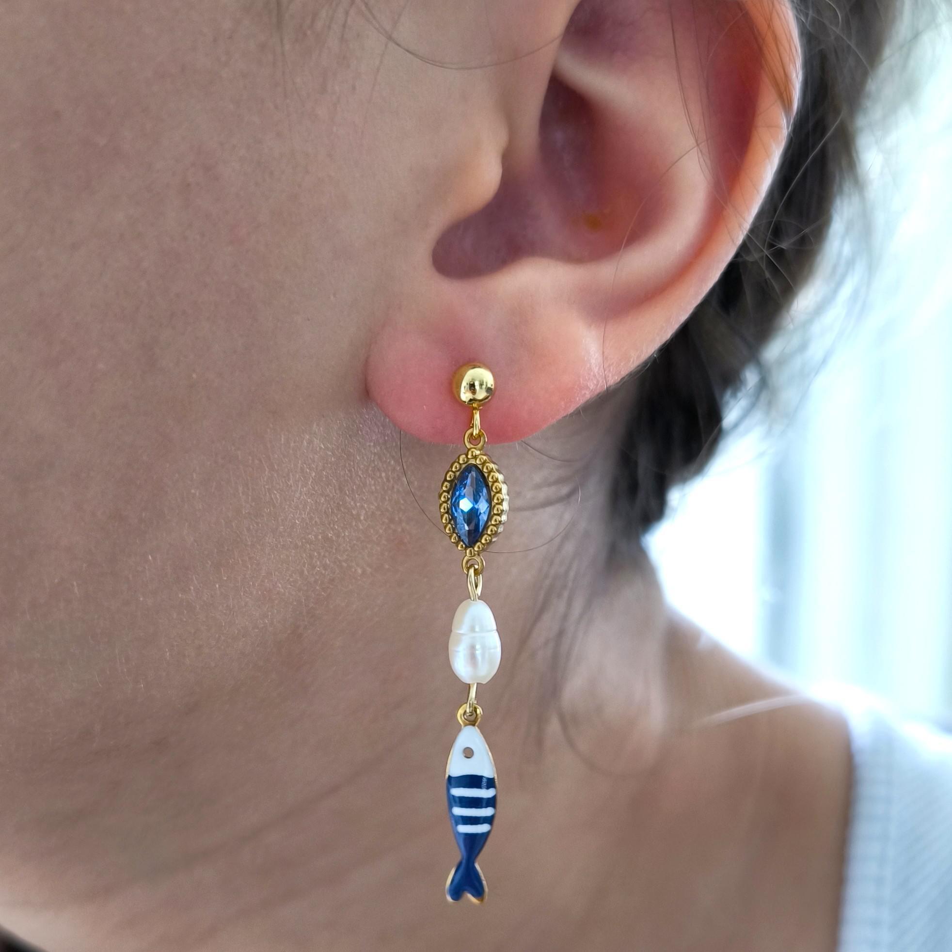 Nausicaa, boucles d'oreilles poissons émaillés et perles d'eau douce – photo 2