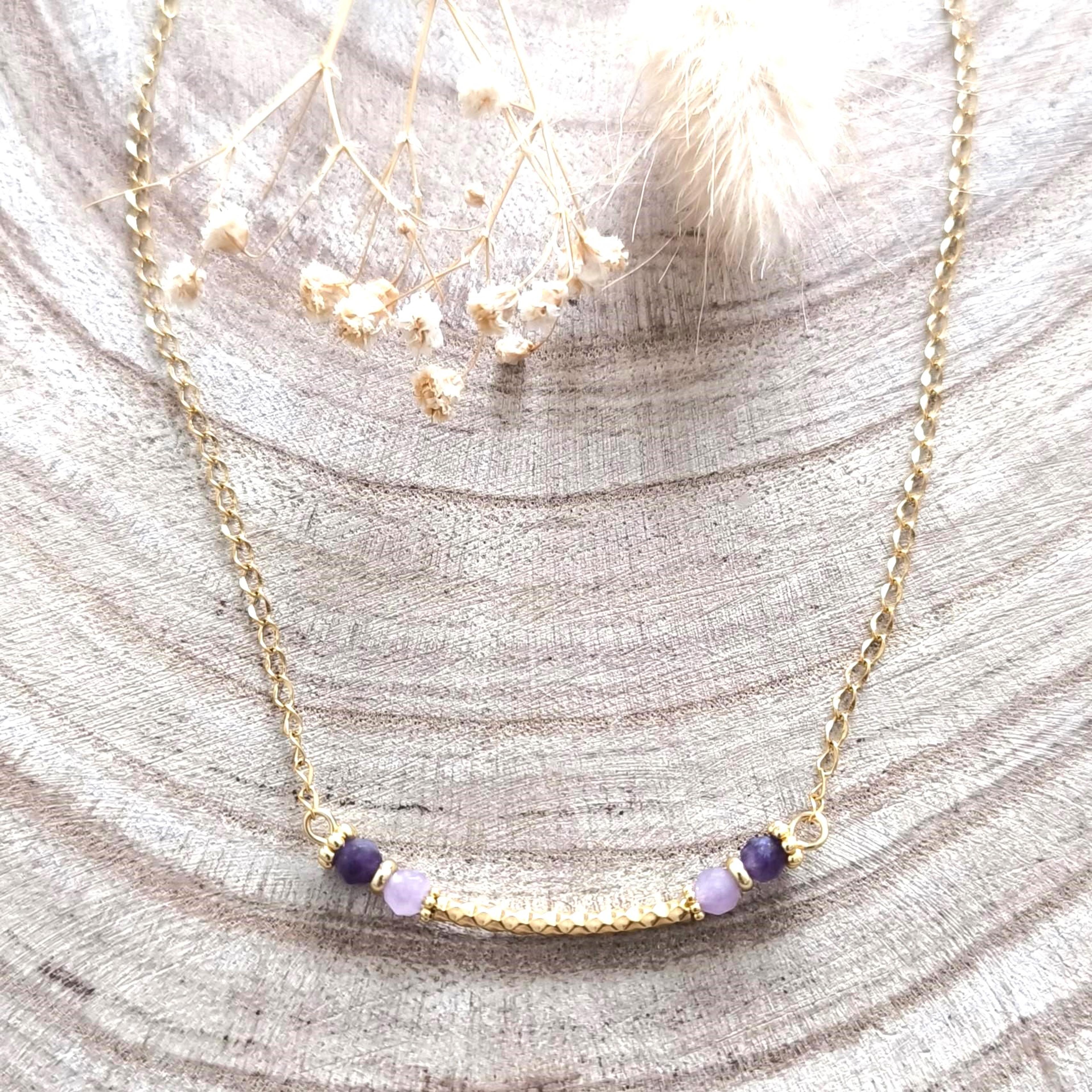 Mila, collier ras du cou doré et perles d'améthyste