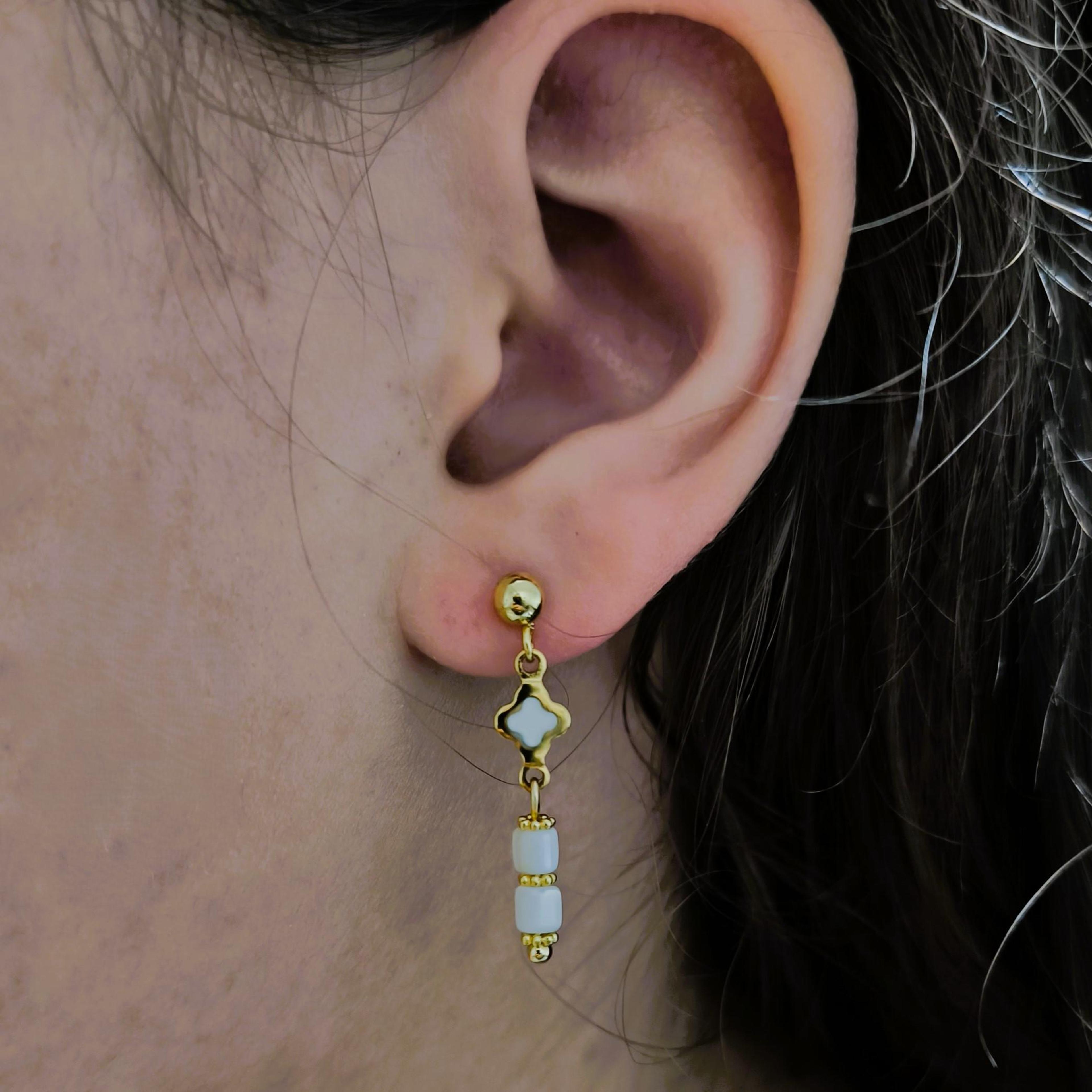 Mélusine, boucles d'oreilles dorées et rondelles de nacre – photo 2