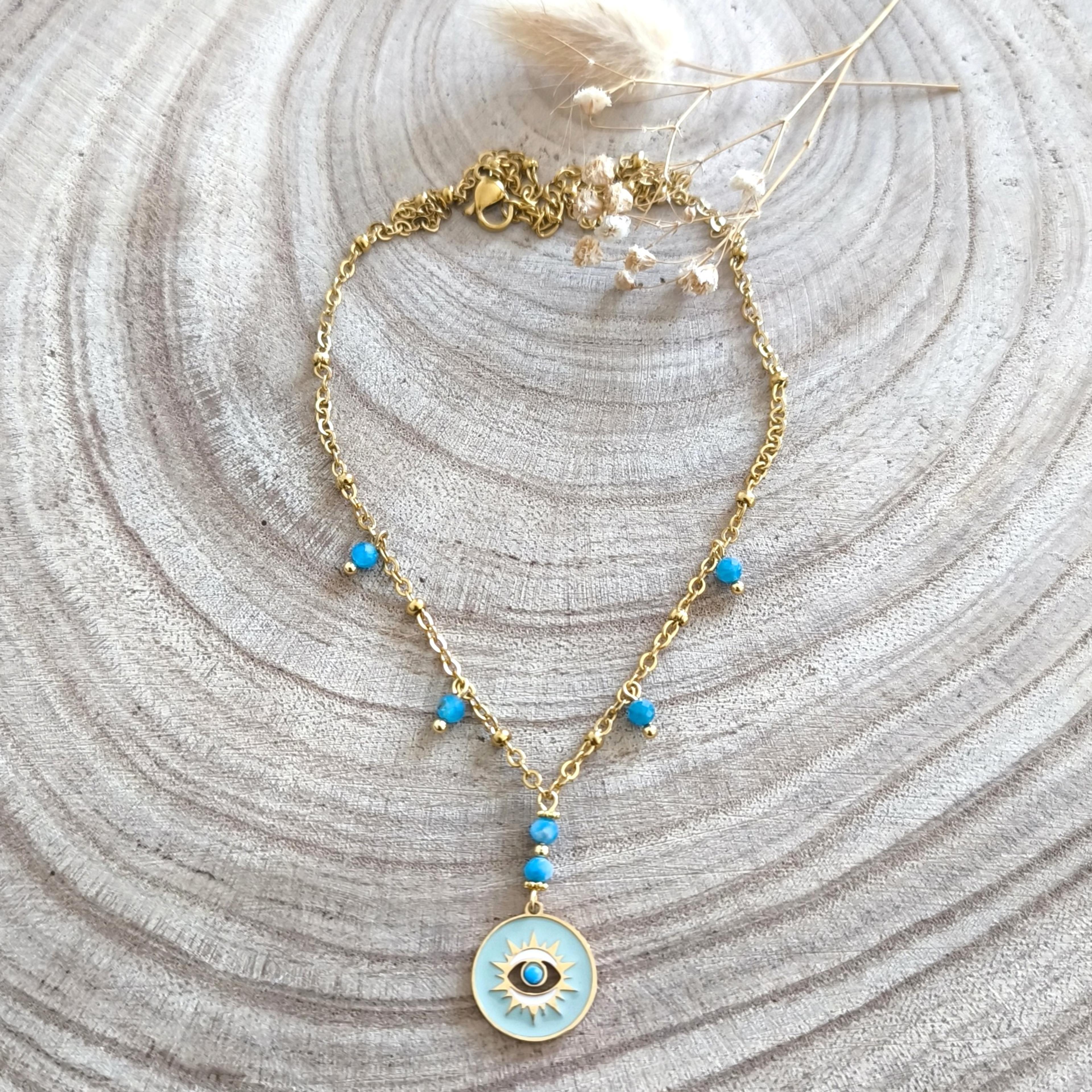 Liora, collier doré œil bleu et perles d'apatite