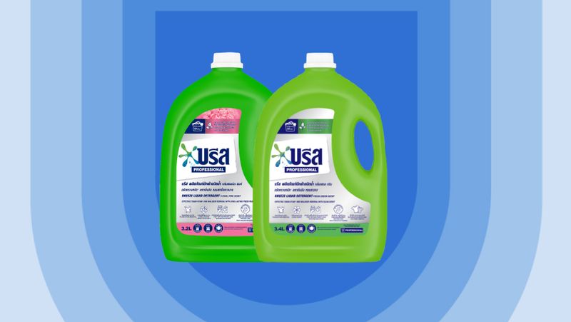 กลุ่มผลิตภัณฑ์ Breeze ที่จัดแสดงบนพื้นหลังรูปโล่สีน้ำเงินพร้อมภาพประกอบ