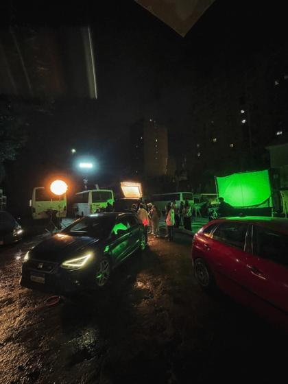 zew — on set 2