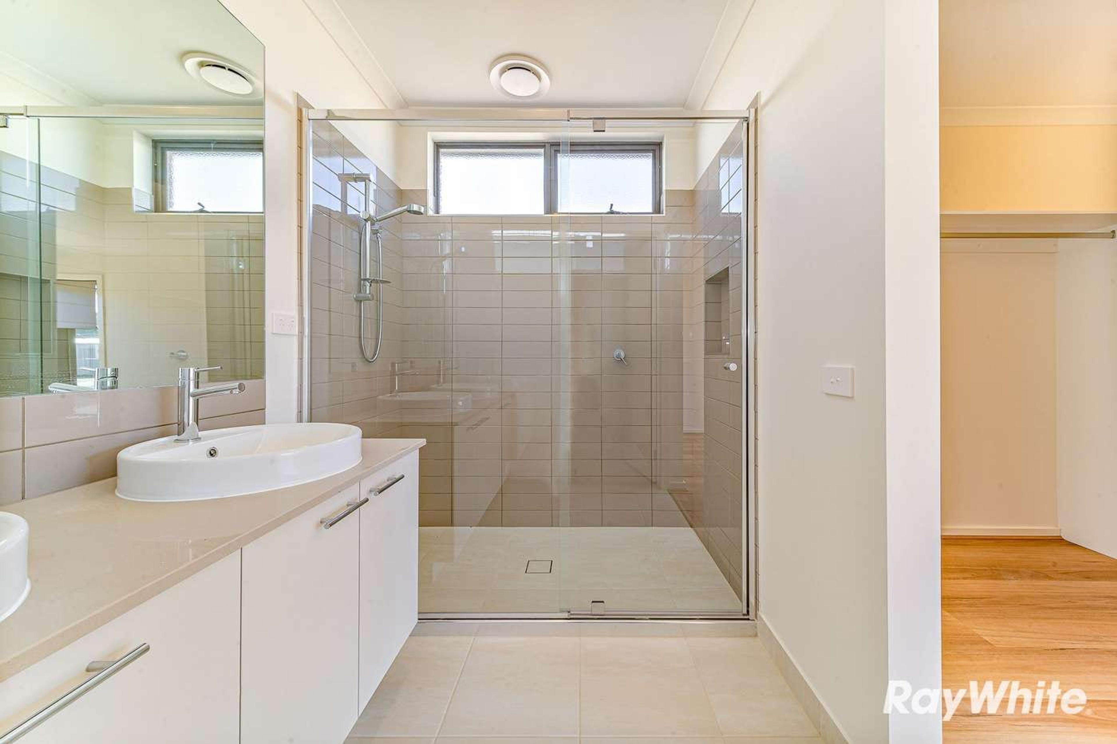 White Hills — interior — Hills Sil Ensuite