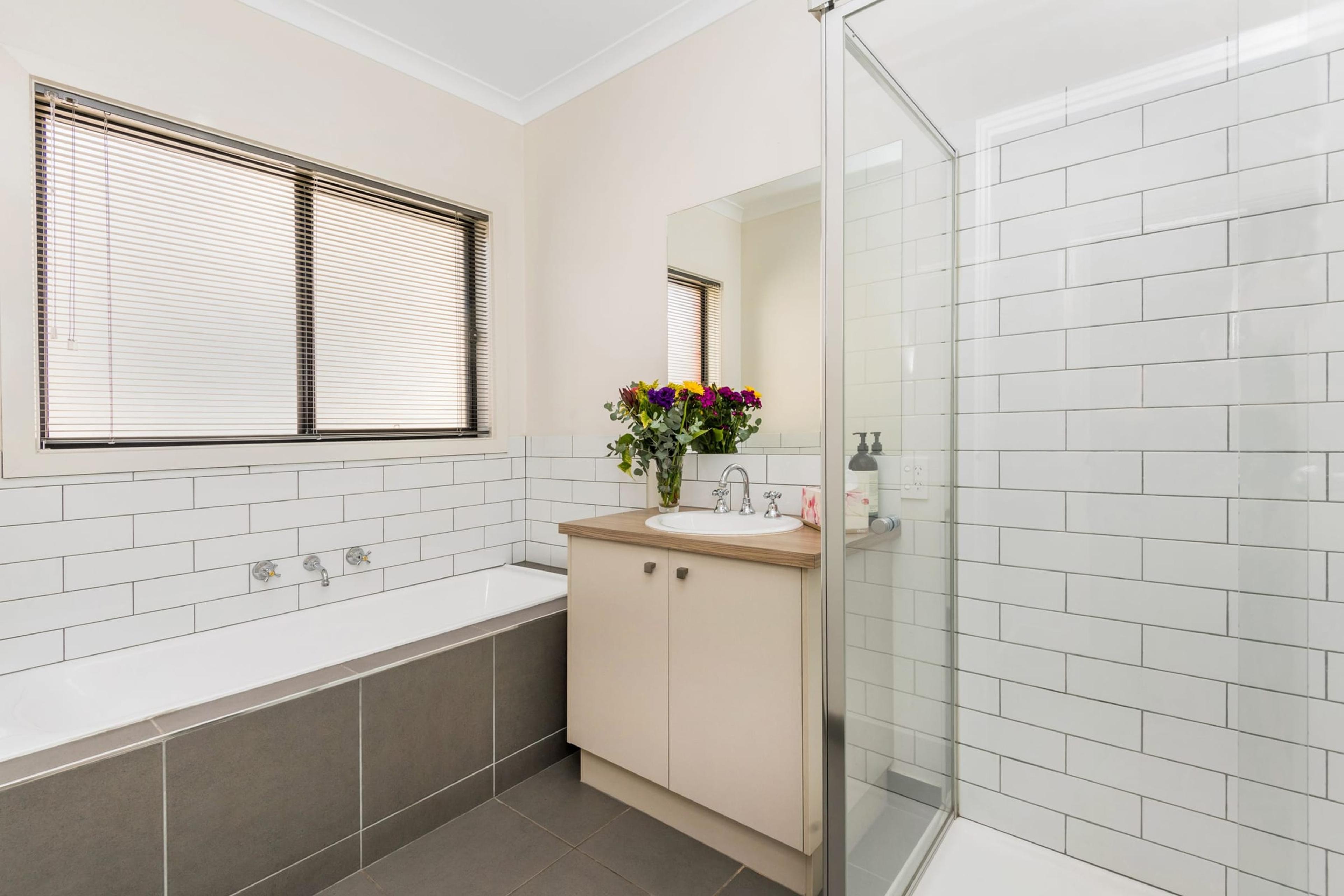 Strathdale McIvor — interior — Mcivor Sil Bathroom Scaled
