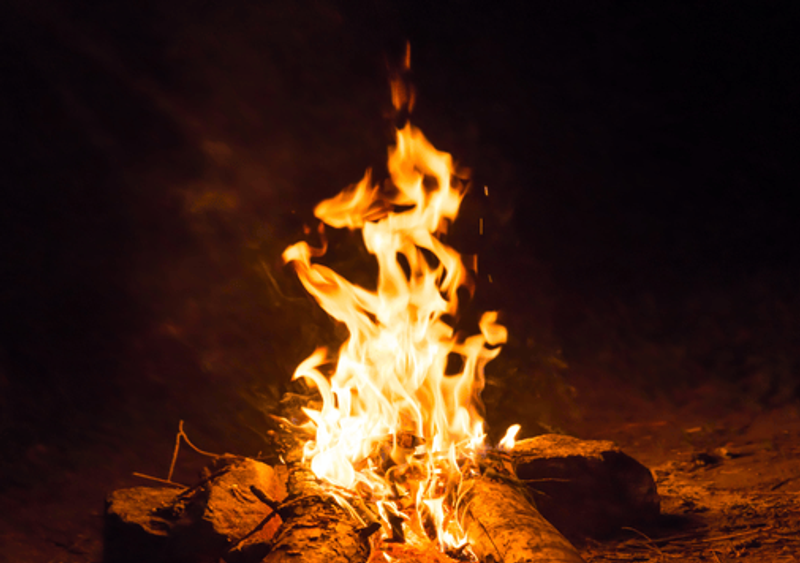 Fogatas nocturnas