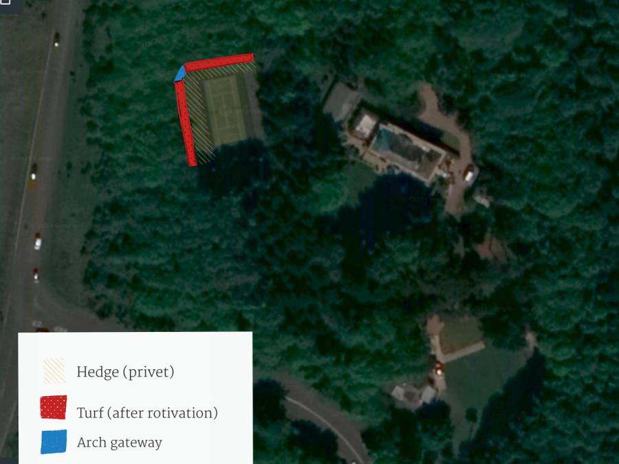 Aerial photo of the grounds with a hedge line and an arch gateway marked in red and blue, with a key