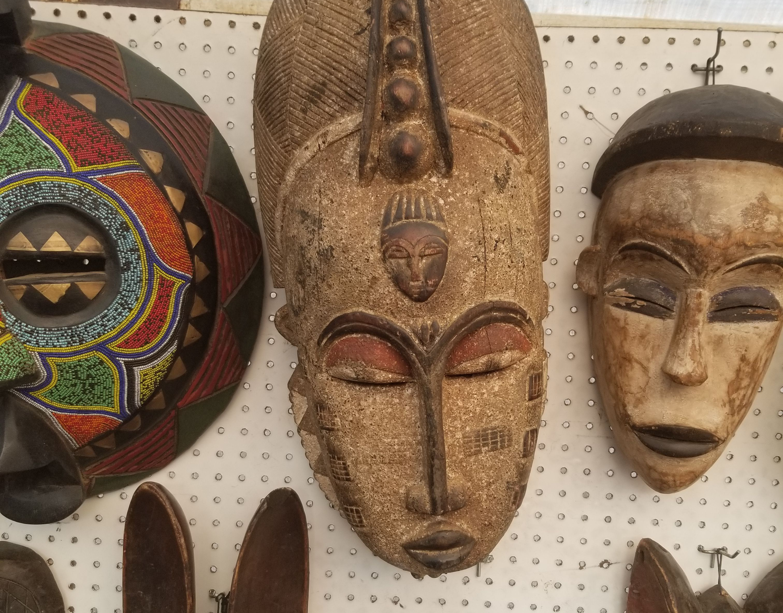 sources art locally
