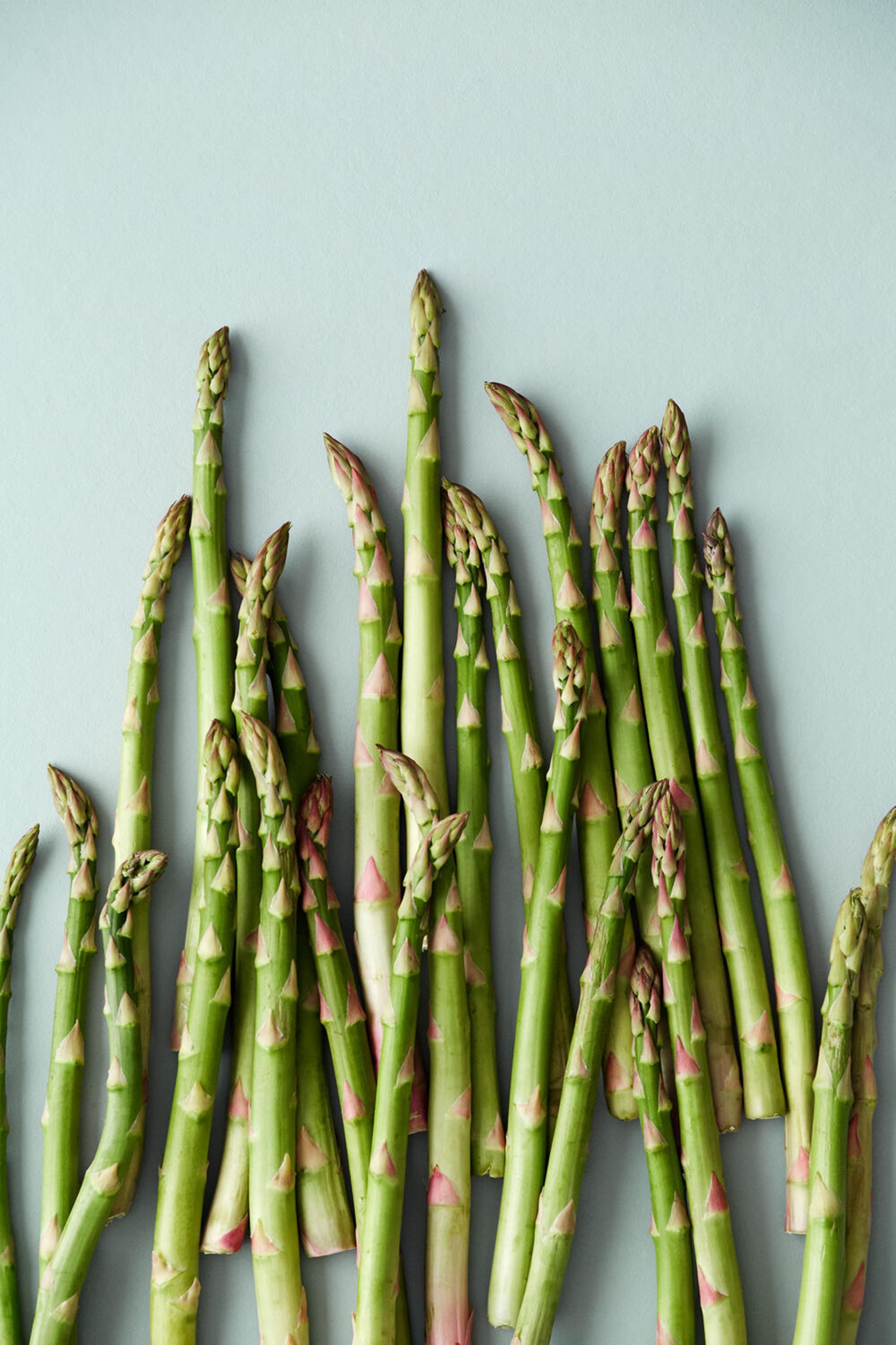 Årets første, danske asparges: Sådan får du det bedste ud af dem