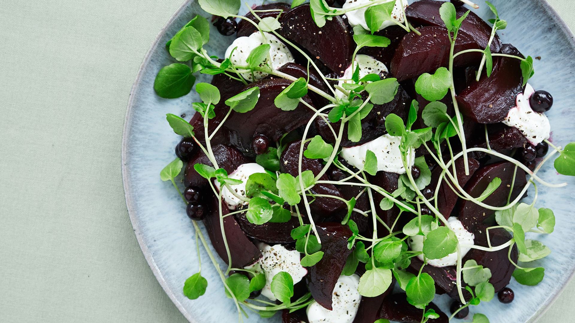 Bagte rødbeder med krydderurter og sprød parmesan