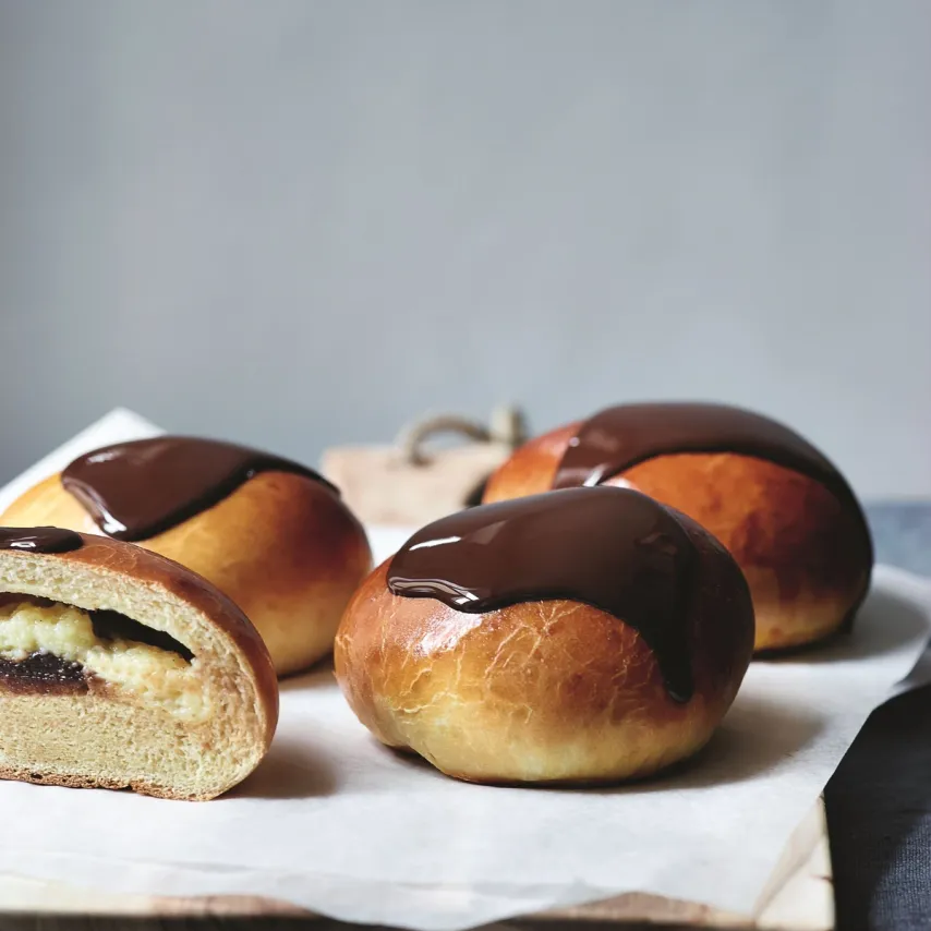 Fastelavnsboller med remonce og vaniljecreme