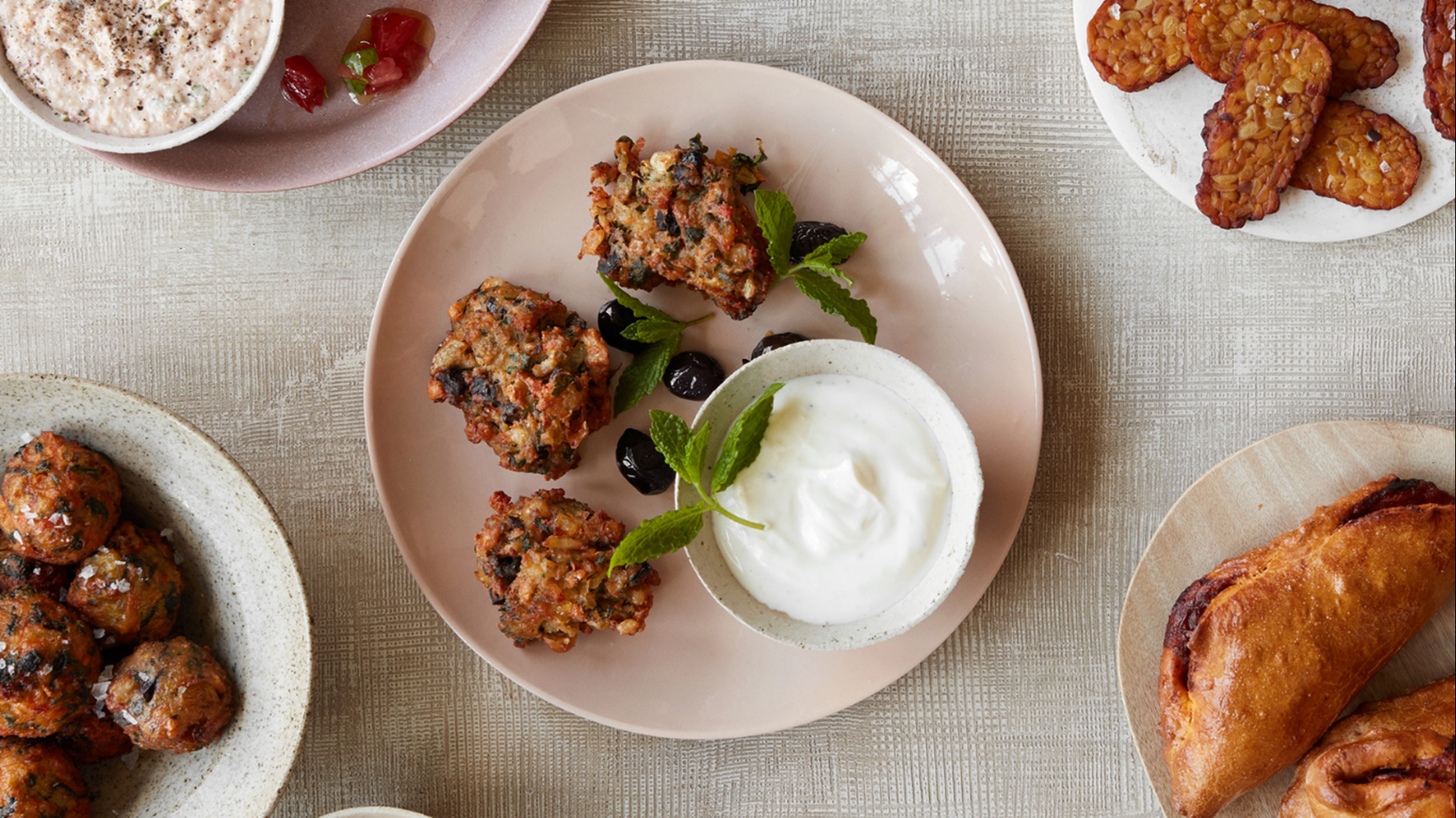 Bønne-halloumifritters med oliven og yoghurt-myntedip​​​​‌﻿‍﻿​‍​‍‌‍﻿﻿‌﻿​‍‌‍‍‌‌‍‌﻿‌‍‍‌‌‍﻿‍​‍​‍​﻿‍‍​‍​‍‌﻿​﻿‌‍​‌‌‍﻿‍‌‍‍‌‌﻿‌​‌﻿‍‌​‍﻿‍‌‍‍‌‌‍﻿﻿​‍​‍​‍﻿​​‍​‍‌‍‍​‌﻿​‍‌‍‌‌‌‍‌‍​‍​‍​﻿‍‍​‍​‍‌‍‍​‌﻿‌​‌﻿‌​‌﻿​​‌﻿​﻿​﻿‍‍​‍﻿﻿​‍﻿﻿‌‍﻿‌‌‍‌‌‌﻿‍‌‌‍‌‌‌﻿​‍‌﻿​﻿​‍﻿‍‌﻿​﻿‌‍​‌‌‍﻿‍‌‍‍‌‌﻿‌​‌﻿‍‌​‍﻿‍‌﻿​﻿‌﻿‌​‌﻿‌‌‌‍‌​‌‍‍‌‌‍﻿﻿​‍﻿﻿‌‍‍‌‌‍﻿‍‌﻿‌​‌‍‌‌‌‍﻿‍‌﻿‌​​‍﻿﻿‌‍‌‌‌‍‌​‌‍‍‌‌﻿‌​​‍﻿﻿‌‍﻿‌‌‍﻿﻿‌‍‌​‌‍‌‌​﻿﻿‌‌﻿​​‌﻿​‍‌‍‌‌‌﻿​﻿‌‍‌‌‌‍﻿‍‌﻿‌​‌‍​‌‌﻿‌​‌‍‍‌‌‍﻿﻿‌‍﻿‍​﻿‍﻿‌‍‍‌‌‍‌​​﻿﻿‌‌‍​‍​﻿‌‌​﻿‌​​﻿‌‍​﻿‍​‌‍‌‌‌‍​﻿​﻿‌﻿​‍﻿‌​﻿​‌‌‍‌‍‌‍​‌​﻿​﻿​‍﻿‌​﻿‌‌​﻿​﻿​﻿​‌‌‍‌​​‍﻿‌​﻿‍‌​﻿‌‌‌‍​﻿​﻿​‌​‍﻿‌‌‍‌‍​﻿‌‌‌‍‌​‌‍​‍‌‍‌​‌‍‌‍​﻿‍​‌‍​﻿‌‍​﻿​﻿‍‌‌‍‌‍‌‍​‌​﻿‍﻿‌﻿‌​‌﻿‍‌‌﻿​​‌‍‌‌​﻿﻿‌‌﻿​‍‌‍‌‌‌‍​﻿‌‍‍‌‌﻿​​‌‍‌‌​﻿‍﻿‌﻿​​‌‍​‌‌﻿‌​‌‍‍​​﻿﻿‌‌‍‍‌‌‍﻿‌‌‍​‌‌‍‌﻿‌‍‌‌​‍﻿‍‌‍​‌‌‍﻿​‌﻿‌​​﻿﻿﻿‌‍​‍‌‍​‌‌﻿​﻿‌‍‌‌‌‌‌‌‌﻿​‍‌‍﻿​​﻿﻿‌‌‍‍​‌﻿‌​‌﻿‌​‌﻿​​‌﻿​﻿​‍‌‌​﻿​﻿‌​​‌​‍‌‌​﻿​‍‌​‌‍​‍‌‌​﻿​‍‌​‌‍‌‍﻿‌‌‍‌‌‌﻿‍‌‌‍‌‌‌﻿​‍‌﻿​﻿​‍﻿‍‌﻿​﻿‌‍​‌‌‍﻿‍‌‍‍‌‌﻿‌​‌﻿‍‌​‍﻿‍‌﻿​﻿‌﻿‌​‌﻿‌‌‌‍‌​‌‍‍‌‌‍﻿﻿​‍‌‍‌‍‍‌‌‍‌​​﻿﻿‌‌‍​‍​﻿‌‌​﻿‌​​﻿‌‍​﻿‍​‌‍‌‌‌‍​﻿​﻿‌﻿​‍﻿‌​﻿​‌‌‍‌‍‌‍​‌​﻿​﻿​‍﻿‌​﻿‌‌​﻿​﻿​﻿​‌‌‍‌​​‍﻿‌​﻿‍‌​﻿‌‌‌‍​﻿​﻿​‌​‍﻿‌‌‍‌‍​﻿‌‌‌‍‌​‌‍​‍‌‍‌​‌‍‌‍​﻿‍​‌‍​﻿‌‍​﻿​﻿‍‌‌‍‌‍‌‍​‌​‍‌‍‌﻿‌​‌﻿‍‌‌﻿​​‌‍‌‌​﻿﻿‌‌﻿​‍‌‍‌‌‌‍​﻿‌‍‍‌‌﻿​​‌‍‌‌​‍‌‍‌﻿​​‌‍​‌‌﻿‌​‌‍‍​​﻿﻿‌‌‍‍‌‌‍﻿‌‌‍​‌‌‍‌﻿‌‍‌‌​‍﻿‍‌‍​‌‌‍﻿​‌﻿‌​​‍‌‍‌﻿​​‌‍‌‌‌﻿​‍‌﻿​﻿‌﻿​​‌‍‌‌‌‍​﻿‌﻿‌​‌‍‍‌‌﻿‌‍‌‍‌‌​﻿﻿‌‌﻿​​‌﻿‌‌‌‍​‍‌‍﻿​‌‍‍‌‌﻿​﻿‌‍‍​‌‍‌‌‌‍‌​​‍​‍‌﻿﻿‌