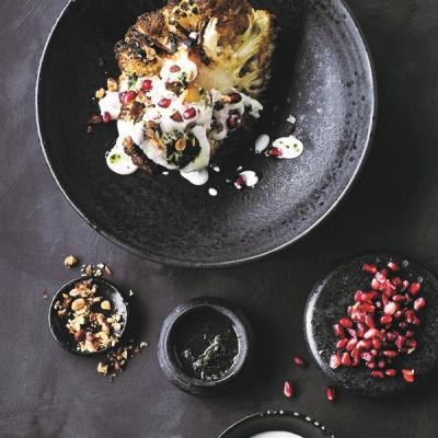 Bagt blomkål med syrnet mandelmælk