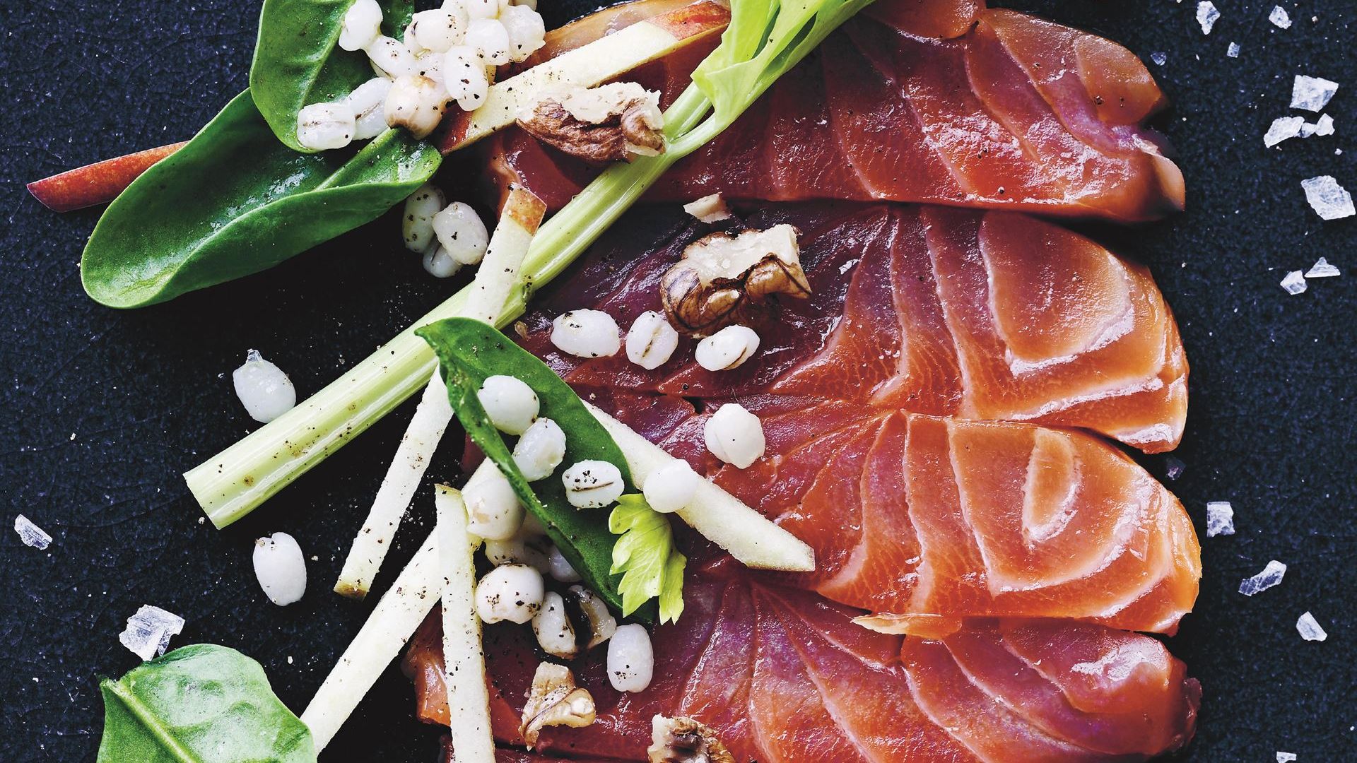 Briocheboller med røget laks