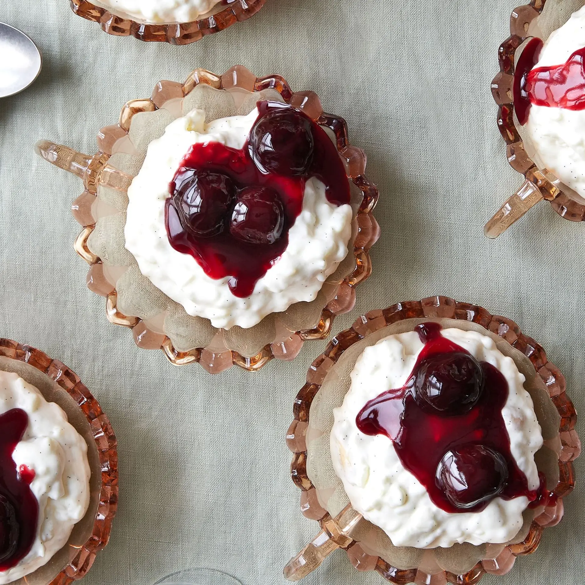 Kirsebærsauce med anis og kanel