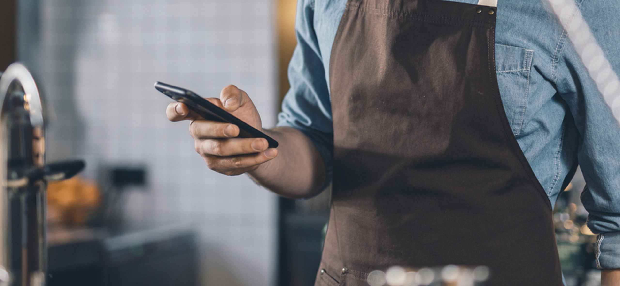 Genanvendte telefoner i nye funktioner: Løgismose Meyers indgår samarbejde med GreenMind