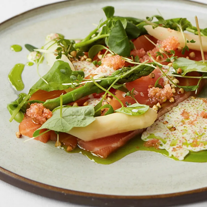 Røget laks med perlebyg