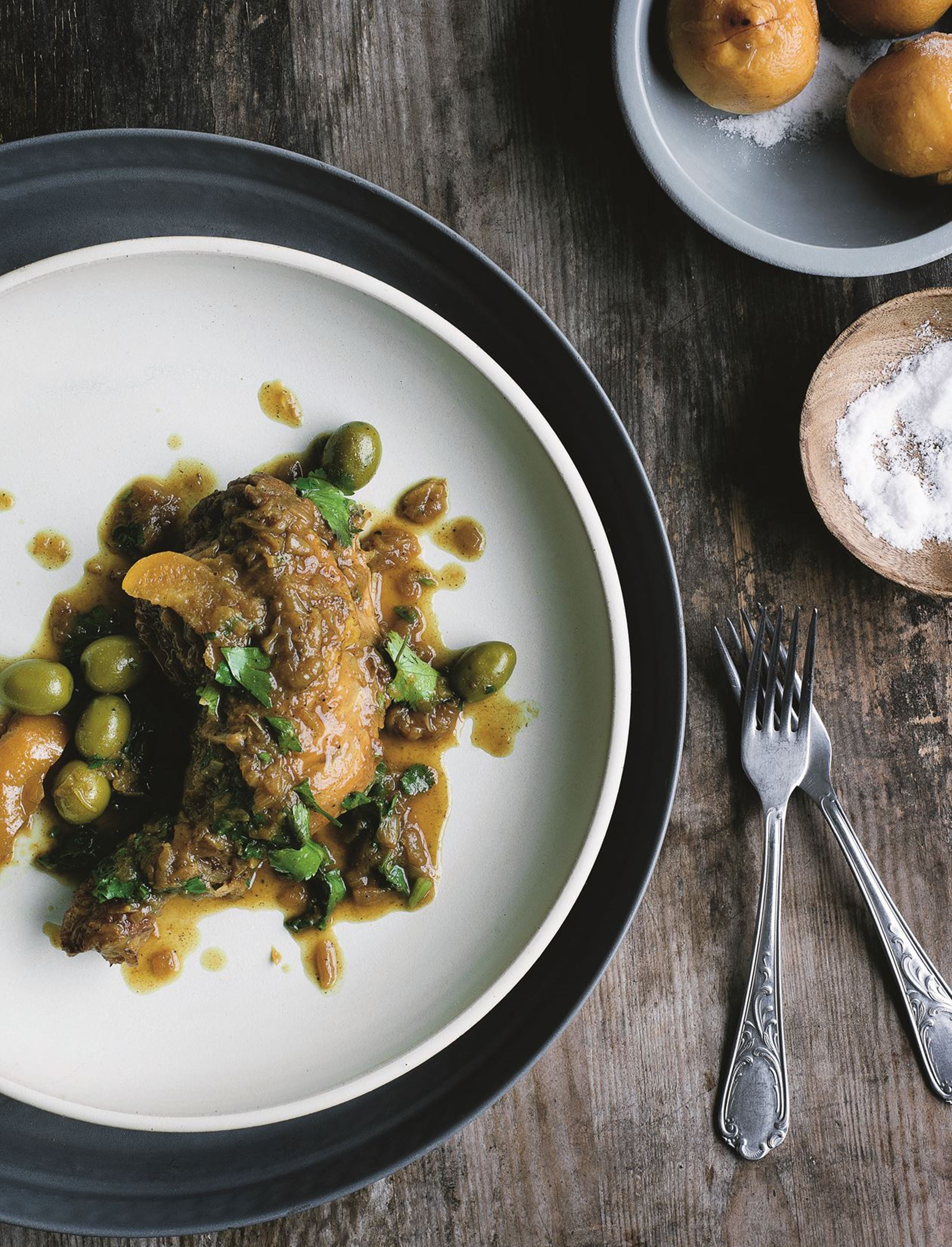 Kyllinge-tagine med oliven og citron