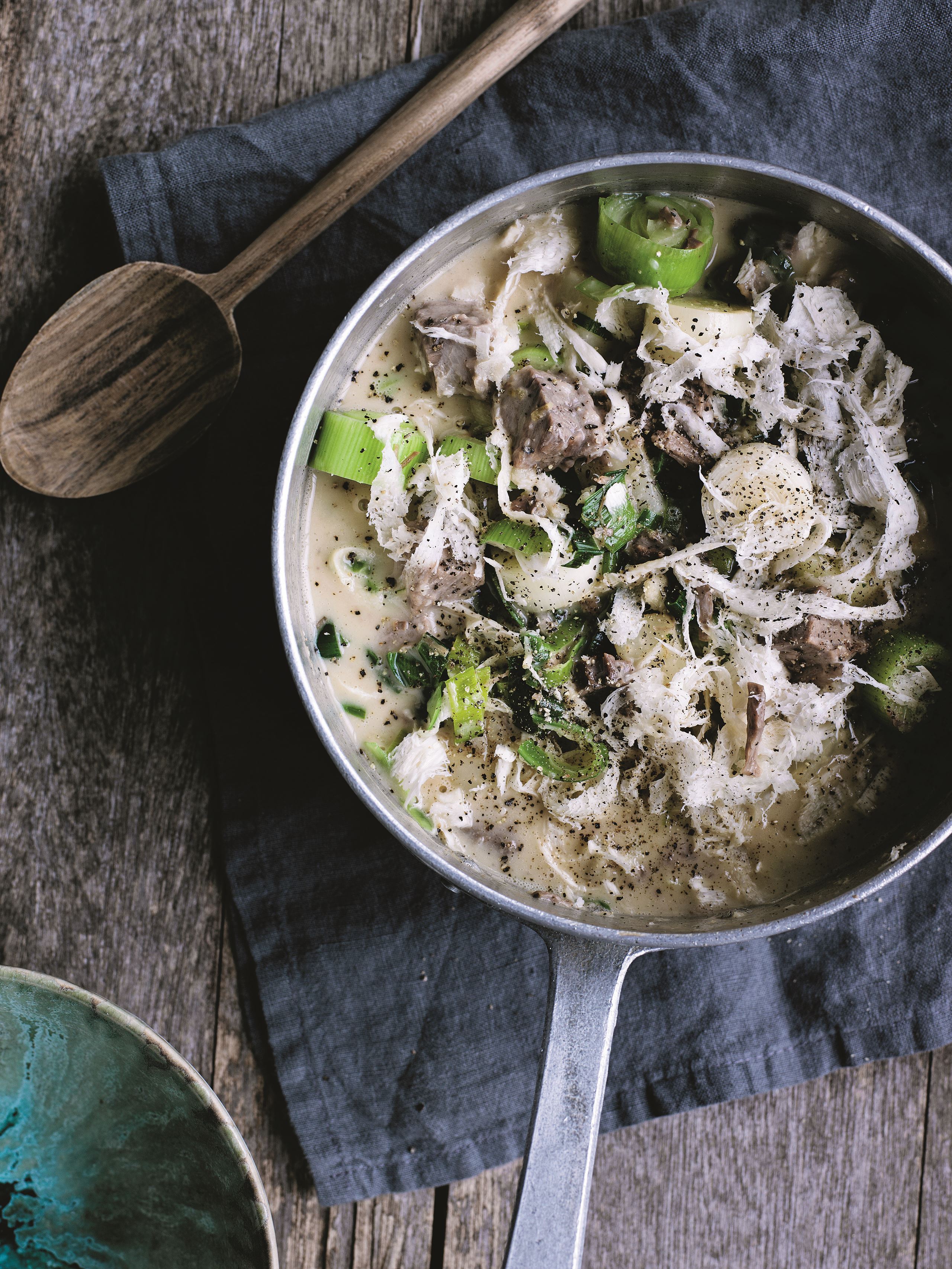 Sprængt oksebryst med peberrodssovs