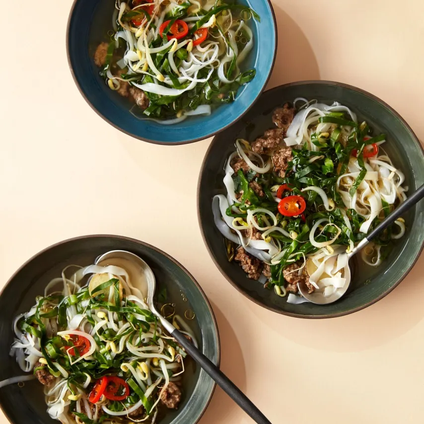 Hurtig nudelsuppe med oksekød