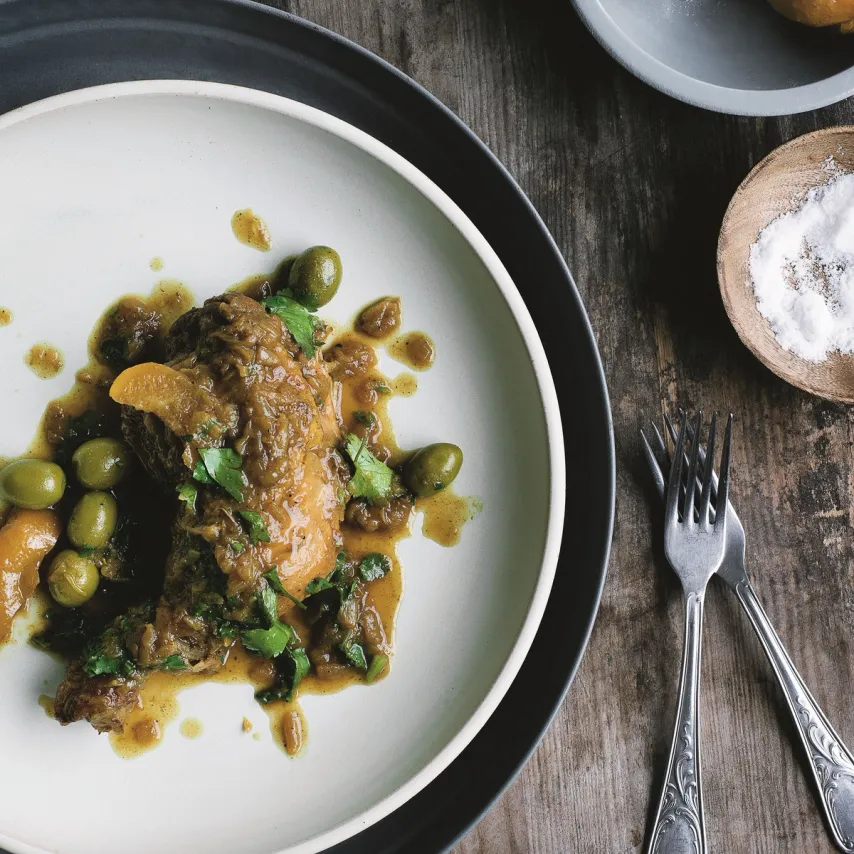Kyllinge-tagine med oliven og saltede citroner